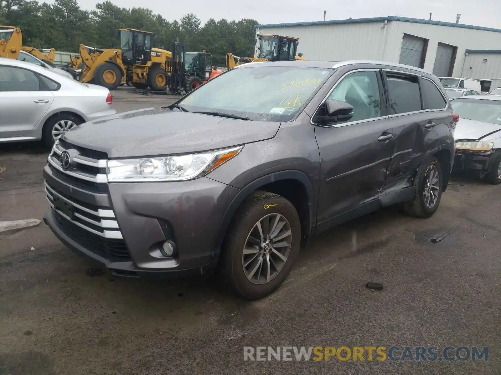 2 Photograph of a damaged car 5TDJZRFH2KS619792 TOYOTA HIGHLANDER 2019