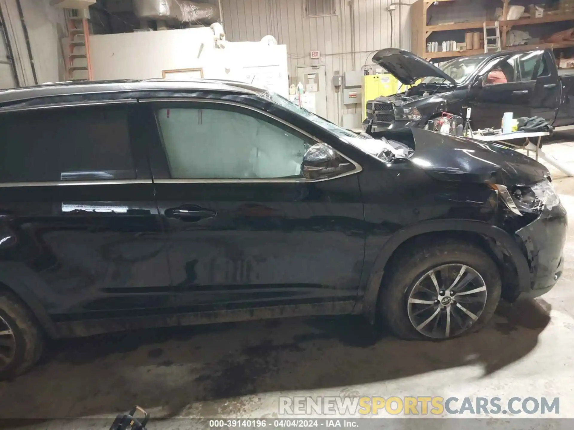 14 Photograph of a damaged car 5TDJZRFH2KS619842 TOYOTA HIGHLANDER 2019