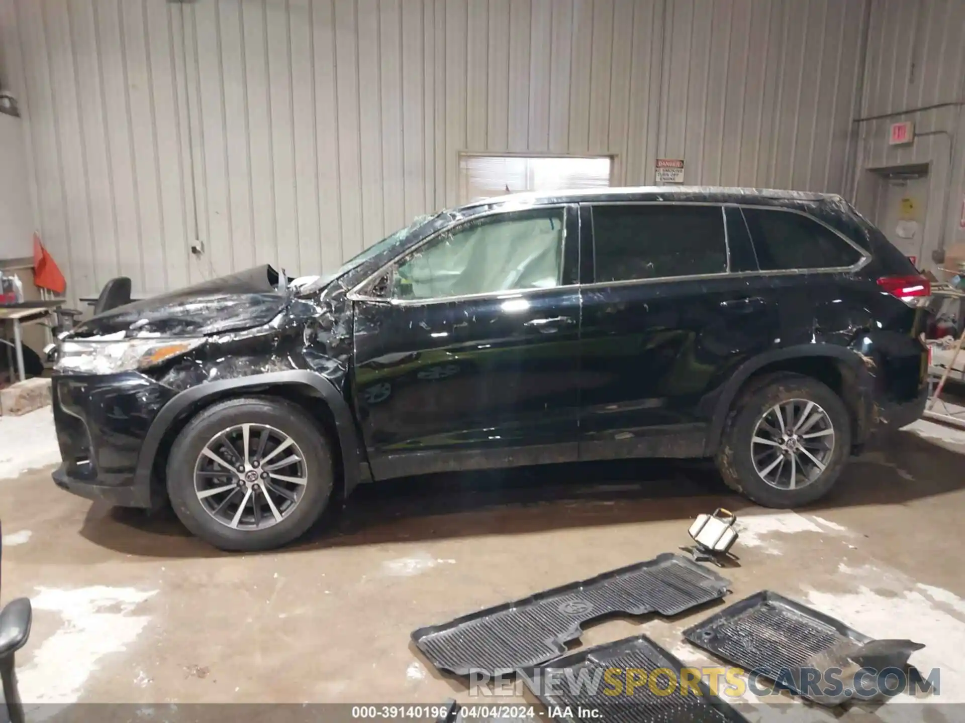 15 Photograph of a damaged car 5TDJZRFH2KS619842 TOYOTA HIGHLANDER 2019