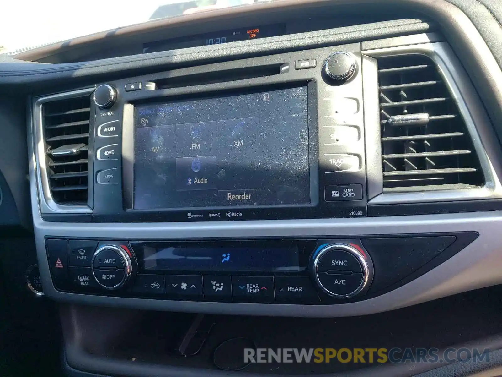 9 Photograph of a damaged car 5TDJZRFH2KS620585 TOYOTA HIGHLANDER 2019