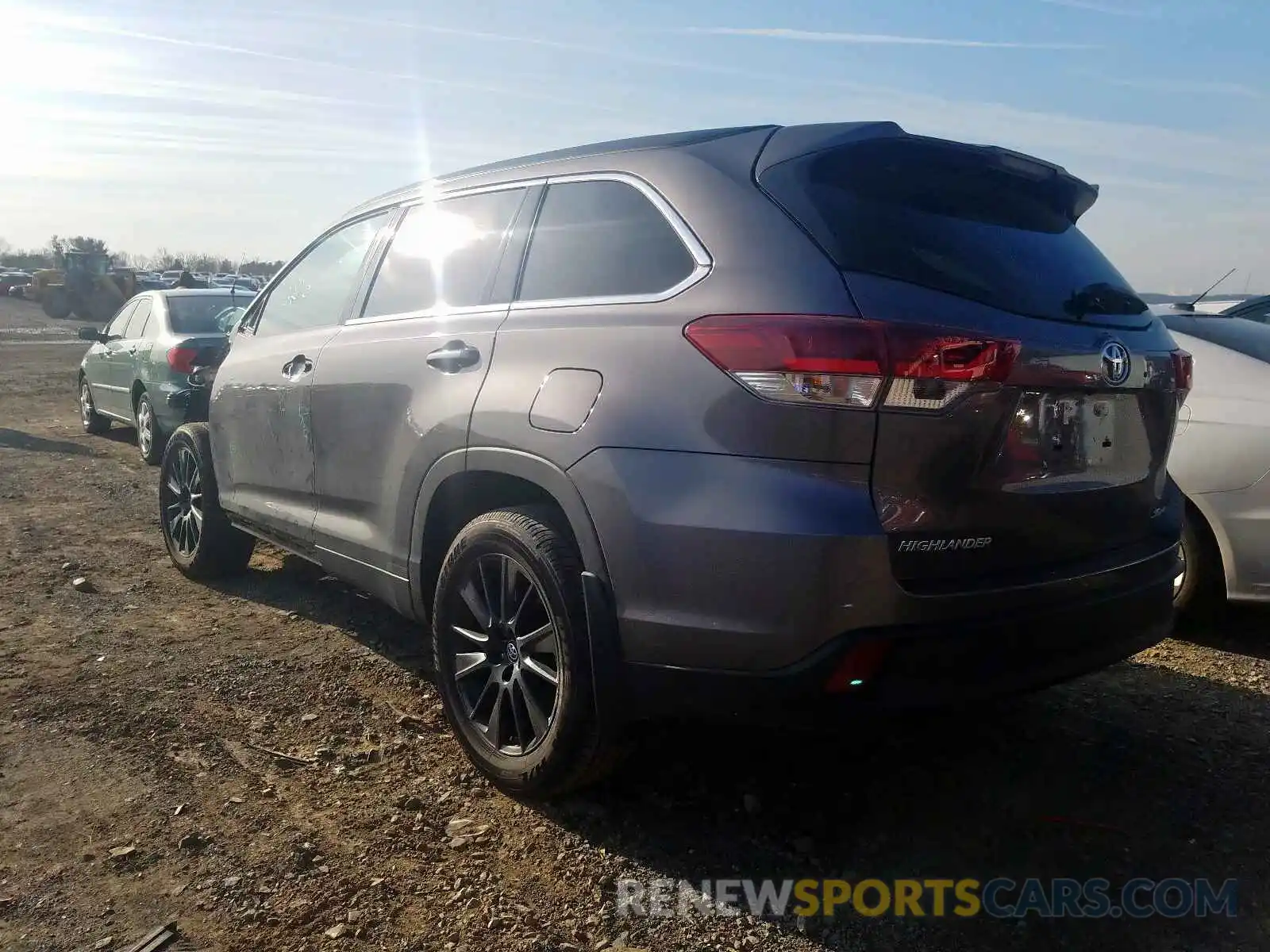 3 Фотография поврежденного автомобиля 5TDJZRFH2KS621798 TOYOTA HIGHLANDER 2019