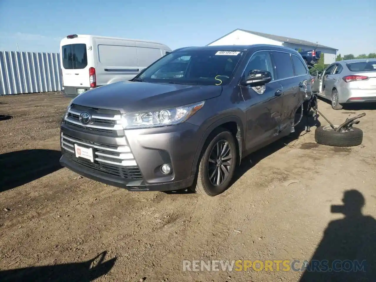 2 Photograph of a damaged car 5TDJZRFH2KS622658 TOYOTA HIGHLANDER 2019