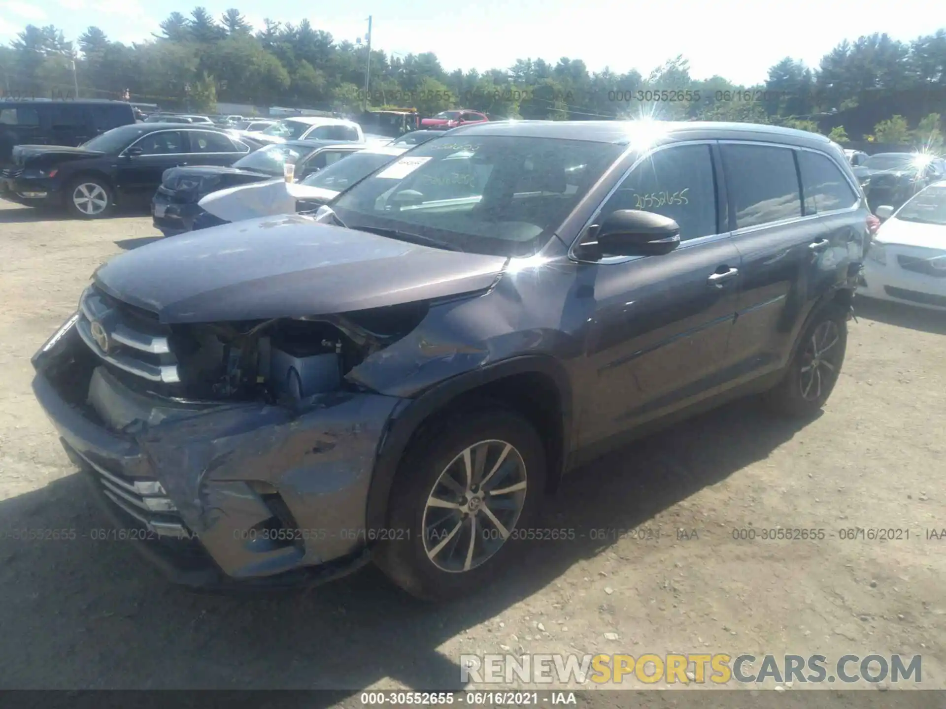 2 Photograph of a damaged car 5TDJZRFH2KS625804 TOYOTA HIGHLANDER 2019