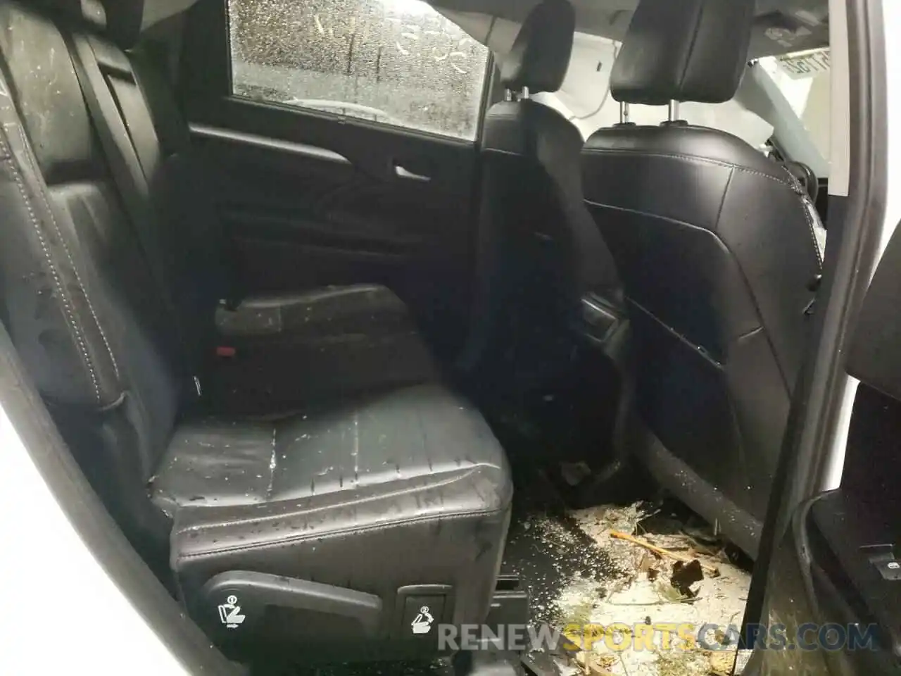 6 Photograph of a damaged car 5TDJZRFH2KS626287 TOYOTA HIGHLANDER 2019