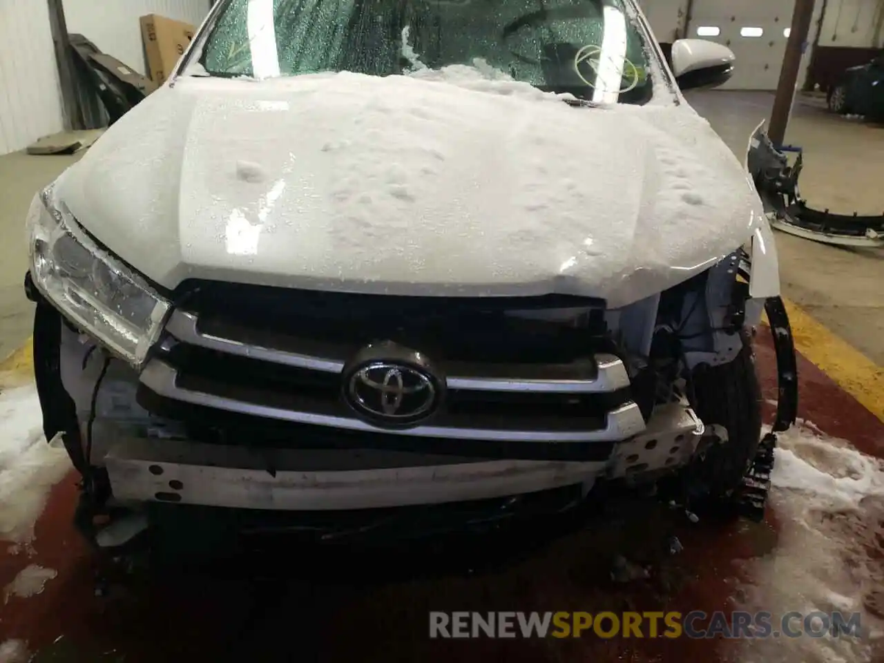 7 Photograph of a damaged car 5TDJZRFH2KS626287 TOYOTA HIGHLANDER 2019