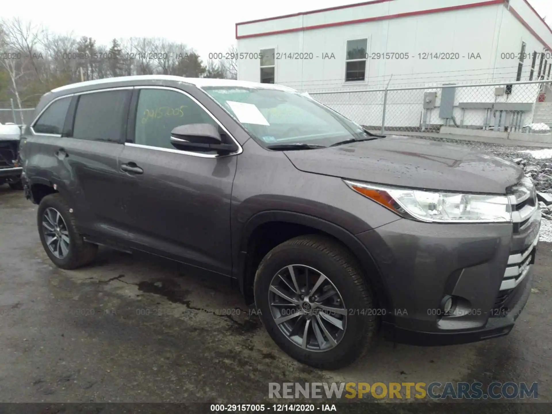 1 Photograph of a damaged car 5TDJZRFH2KS627214 TOYOTA HIGHLANDER 2019