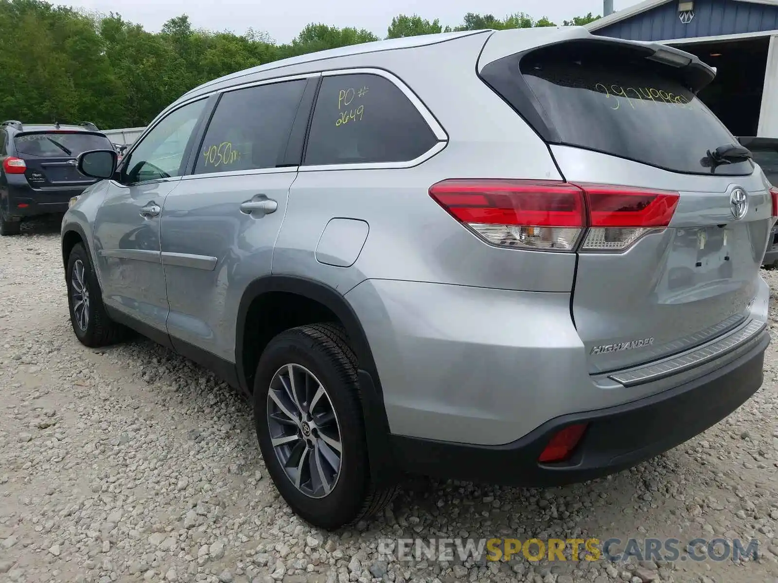 3 Photograph of a damaged car 5TDJZRFH2KS627343 TOYOTA HIGHLANDER 2019