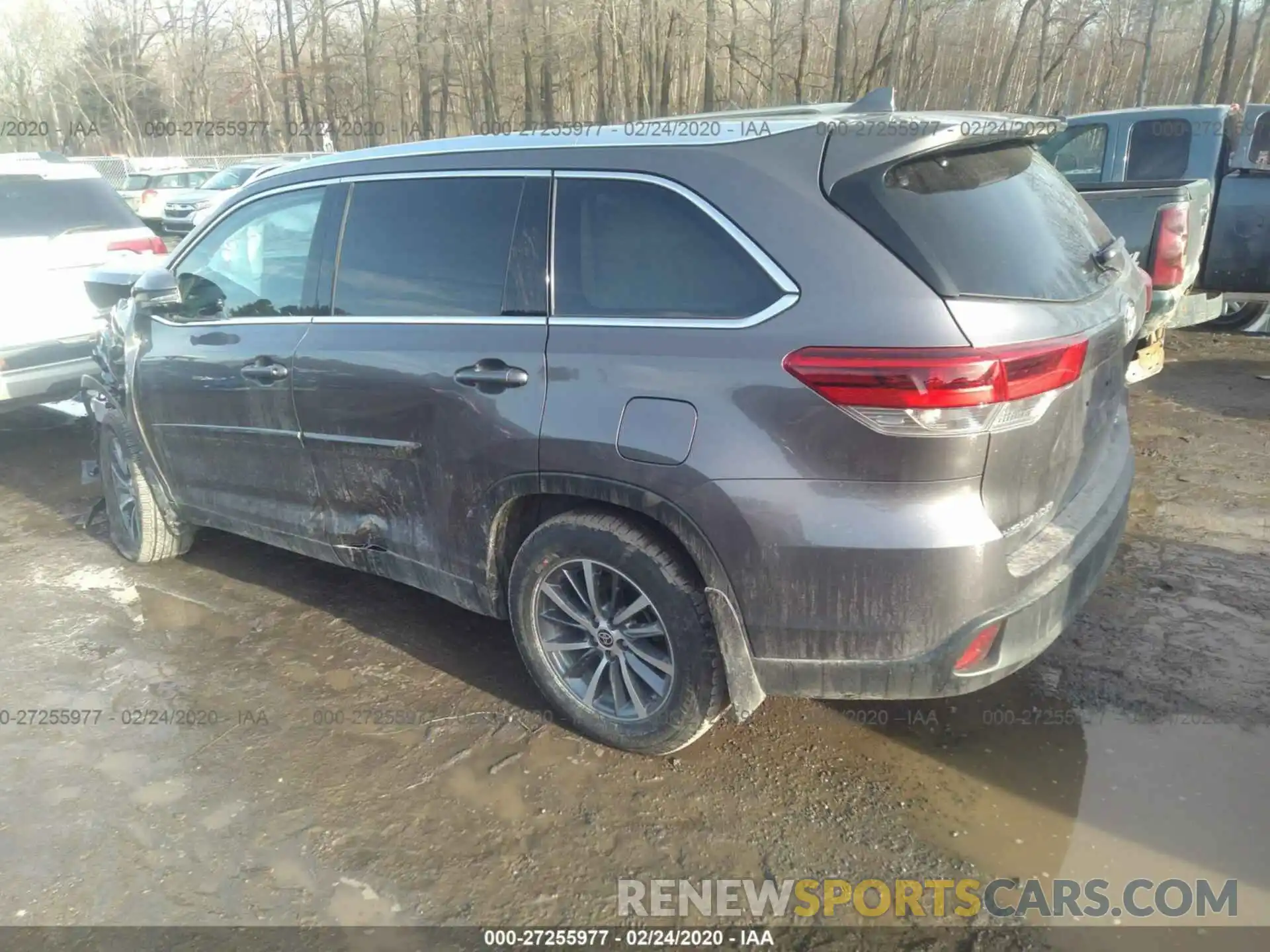 3 Photograph of a damaged car 5TDJZRFH2KS628072 TOYOTA HIGHLANDER 2019