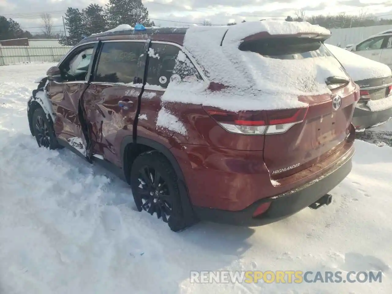 3 Photograph of a damaged car 5TDJZRFH2KS629707 TOYOTA HIGHLANDER 2019