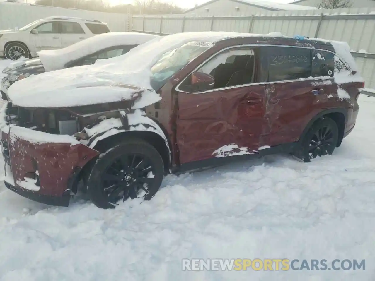 9 Photograph of a damaged car 5TDJZRFH2KS629707 TOYOTA HIGHLANDER 2019