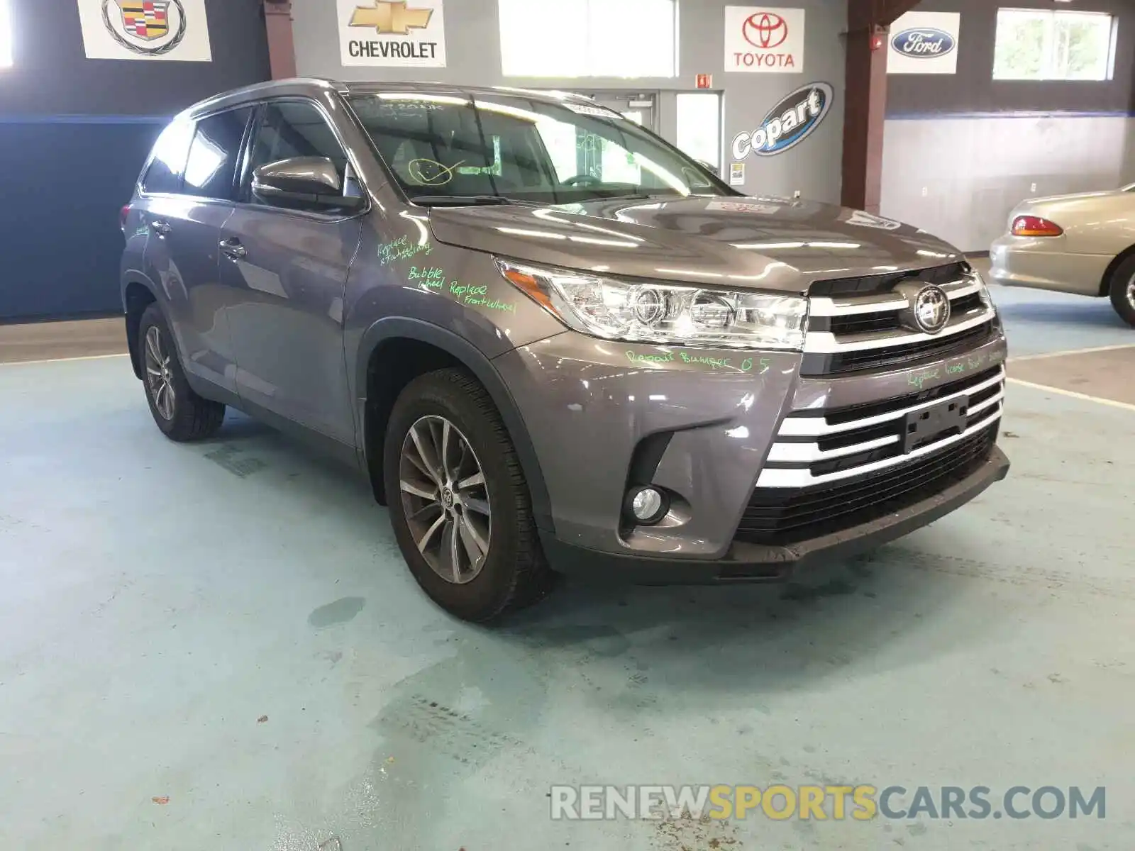 1 Photograph of a damaged car 5TDJZRFH2KS629948 TOYOTA HIGHLANDER 2019