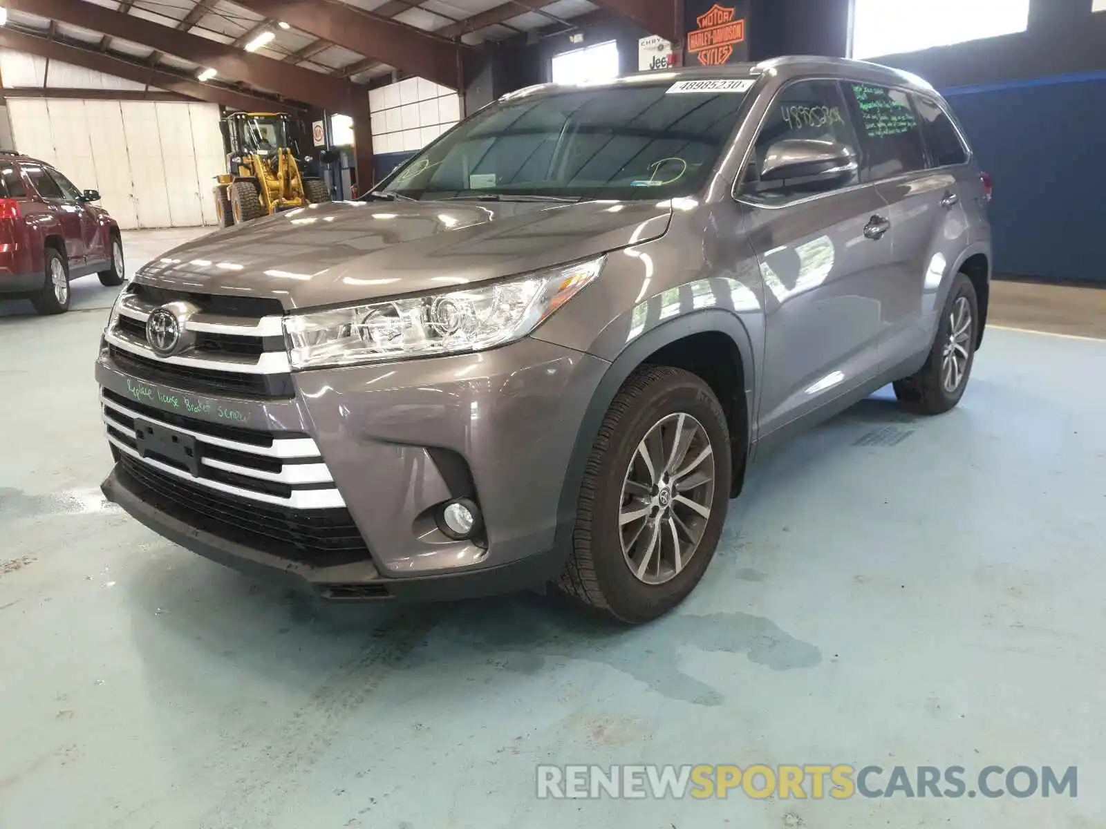 2 Photograph of a damaged car 5TDJZRFH2KS629948 TOYOTA HIGHLANDER 2019