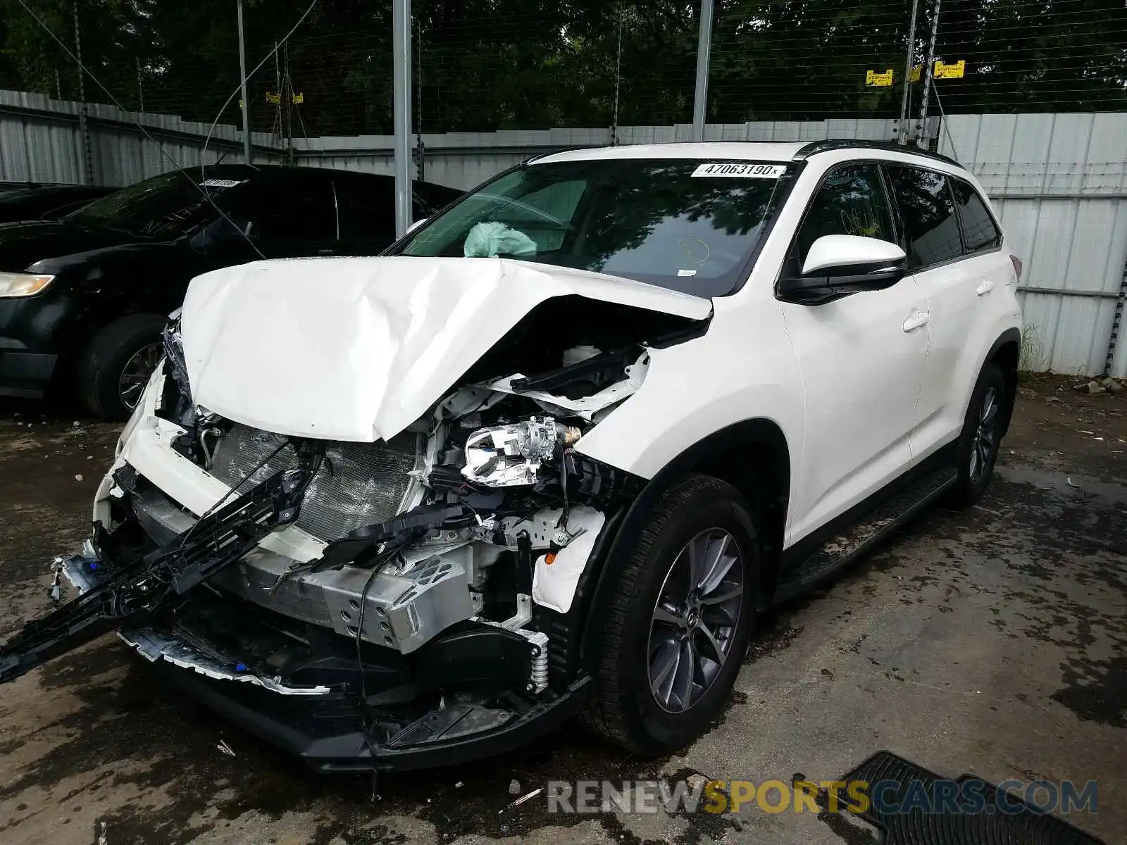 2 Photograph of a damaged car 5TDJZRFH2KS711615 TOYOTA HIGHLANDER 2019