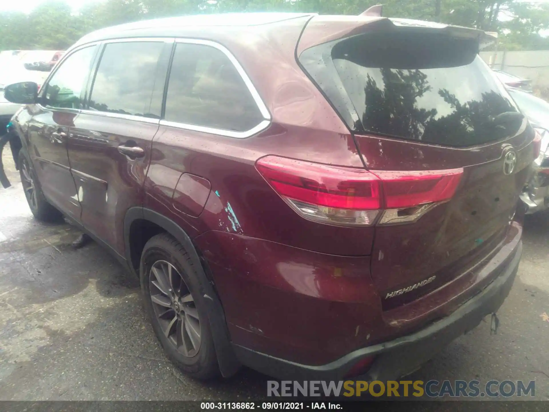 3 Photograph of a damaged car 5TDJZRFH2KS711839 TOYOTA HIGHLANDER 2019