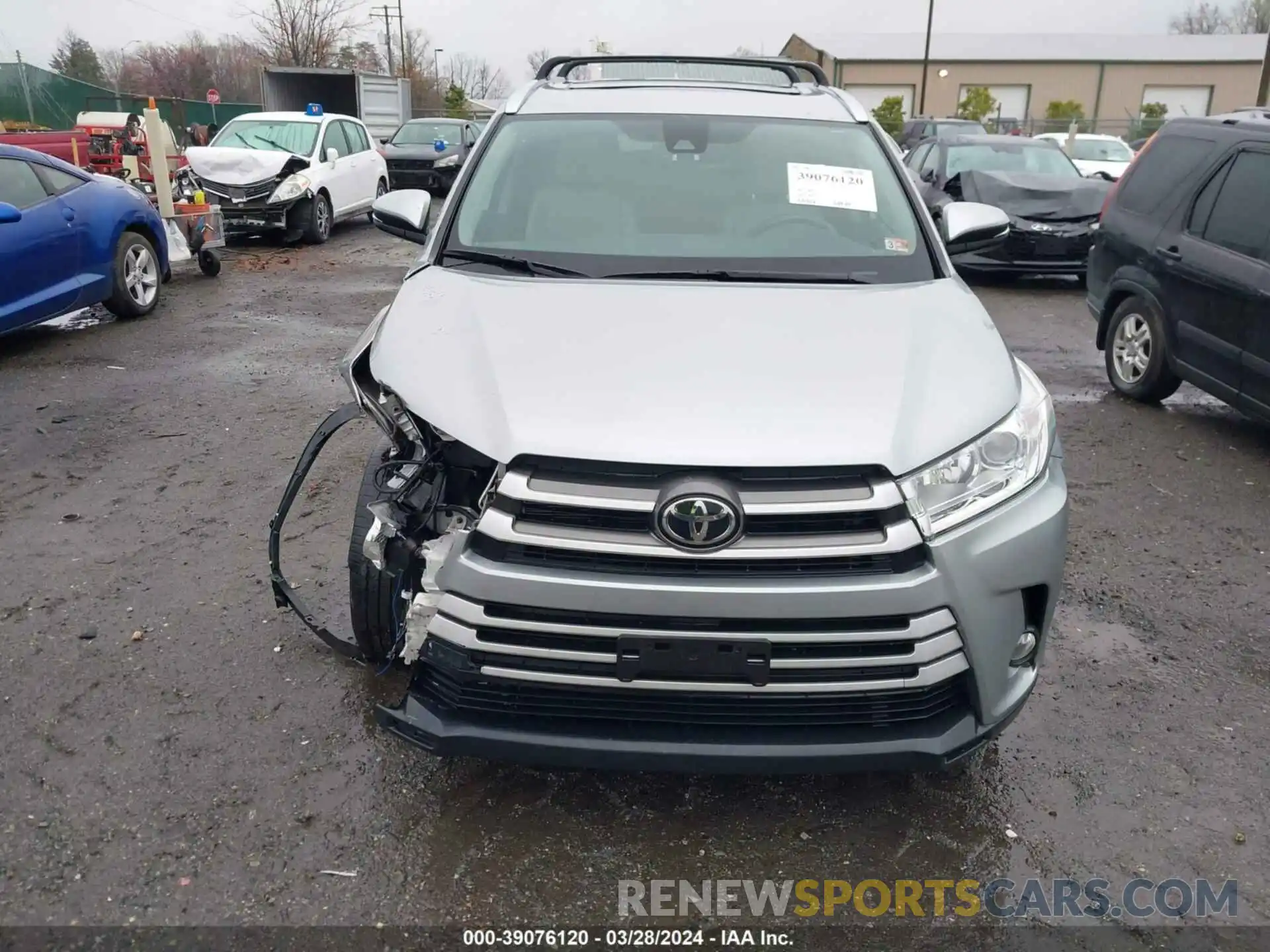 12 Photograph of a damaged car 5TDJZRFH2KS725403 TOYOTA HIGHLANDER 2019