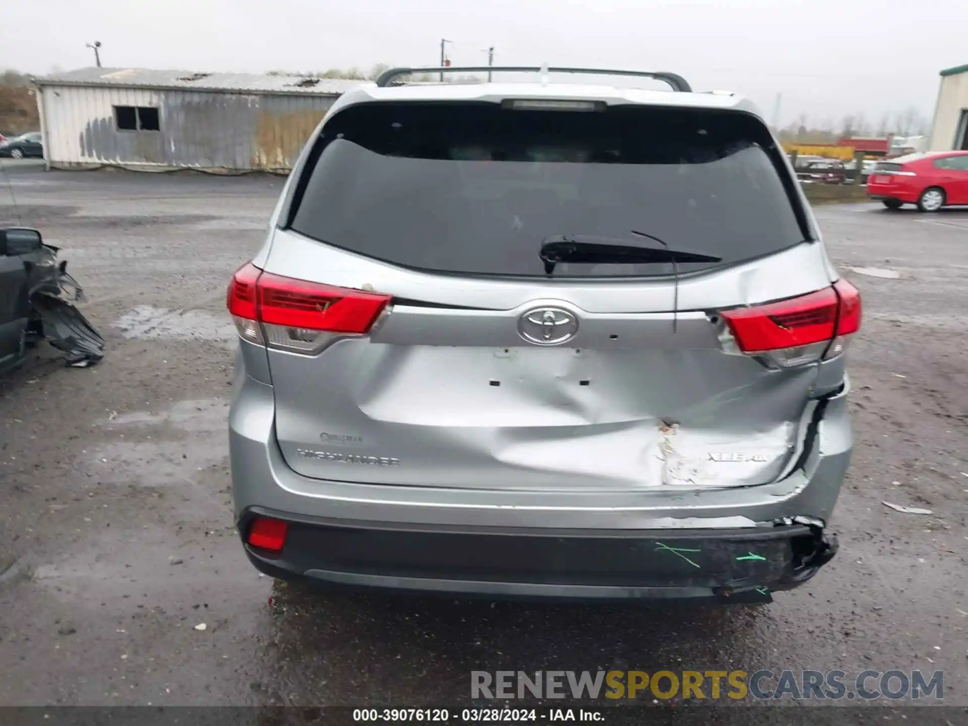 16 Photograph of a damaged car 5TDJZRFH2KS725403 TOYOTA HIGHLANDER 2019