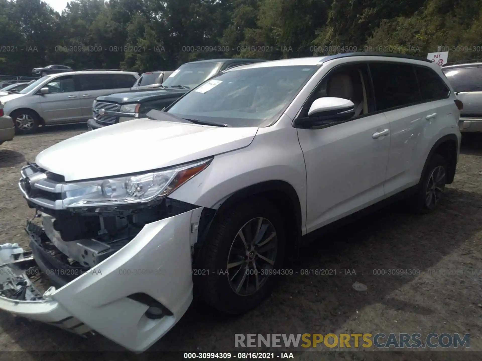 2 Photograph of a damaged car 5TDJZRFH2KS732674 TOYOTA HIGHLANDER 2019