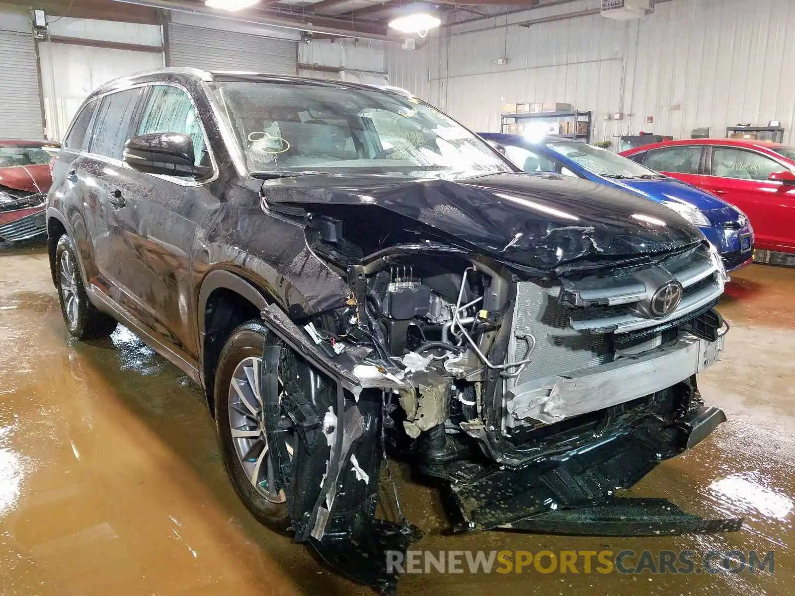 1 Photograph of a damaged car 5TDJZRFH2KS744985 TOYOTA HIGHLANDER 2019