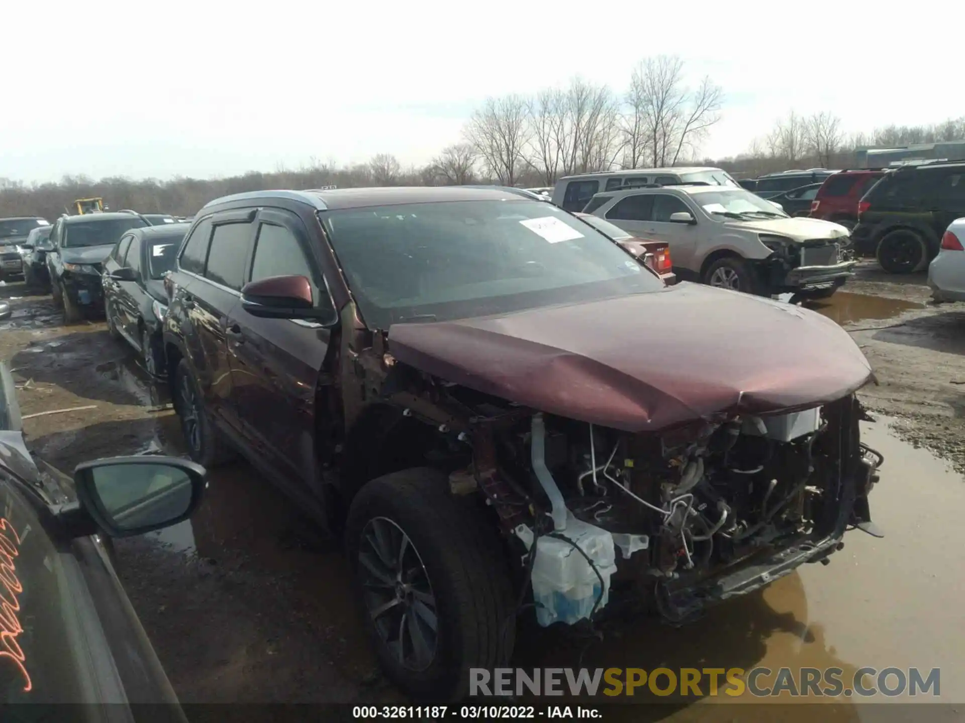 1 Photograph of a damaged car 5TDJZRFH2KS915878 TOYOTA HIGHLANDER 2019