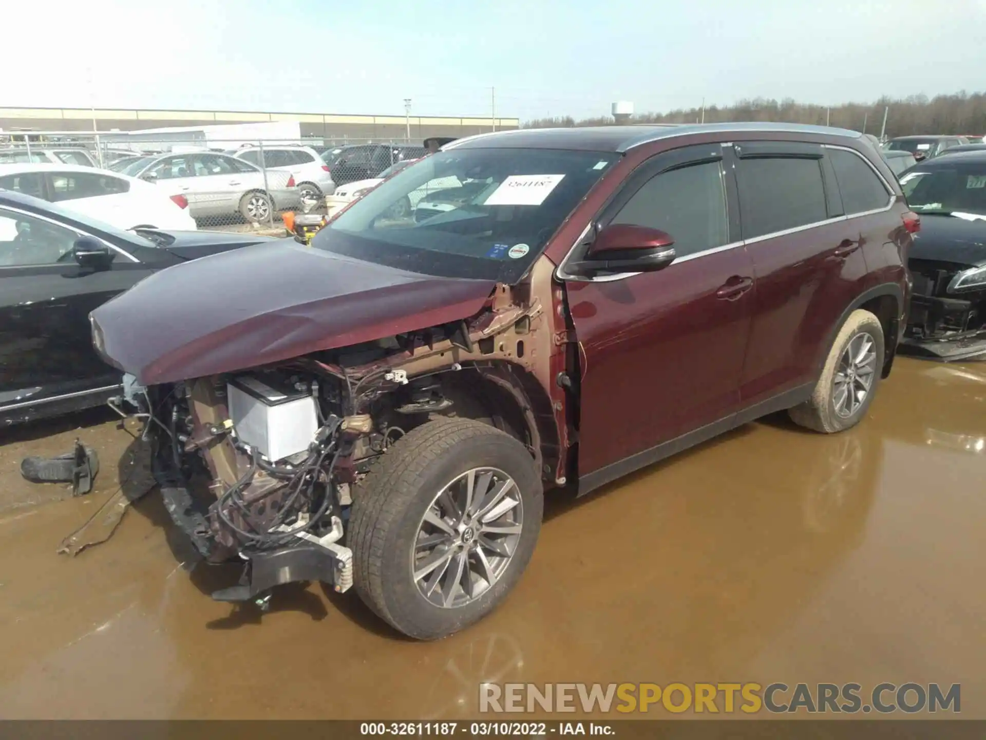 2 Photograph of a damaged car 5TDJZRFH2KS915878 TOYOTA HIGHLANDER 2019