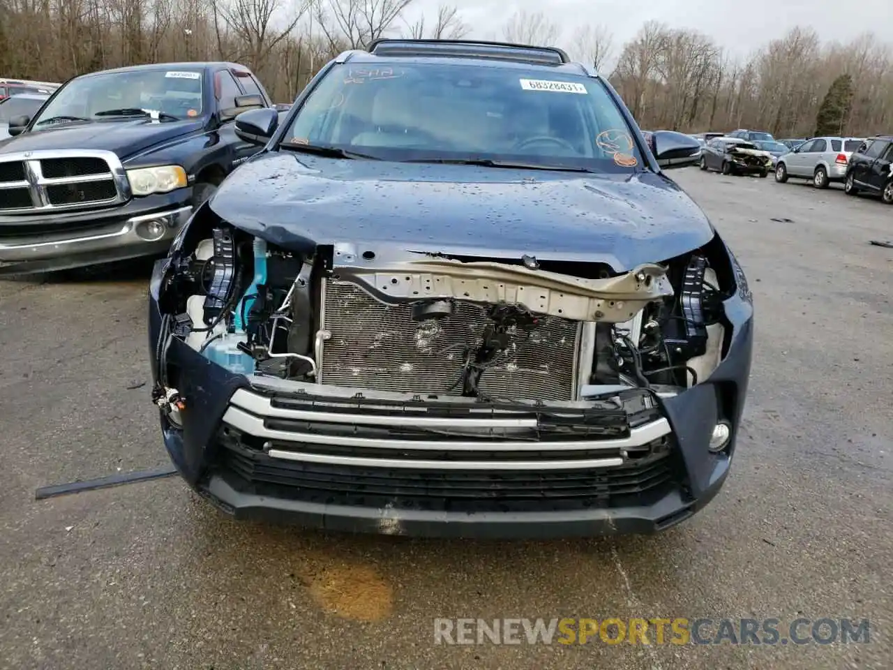 9 Photograph of a damaged car 5TDJZRFH2KS919462 TOYOTA HIGHLANDER 2019