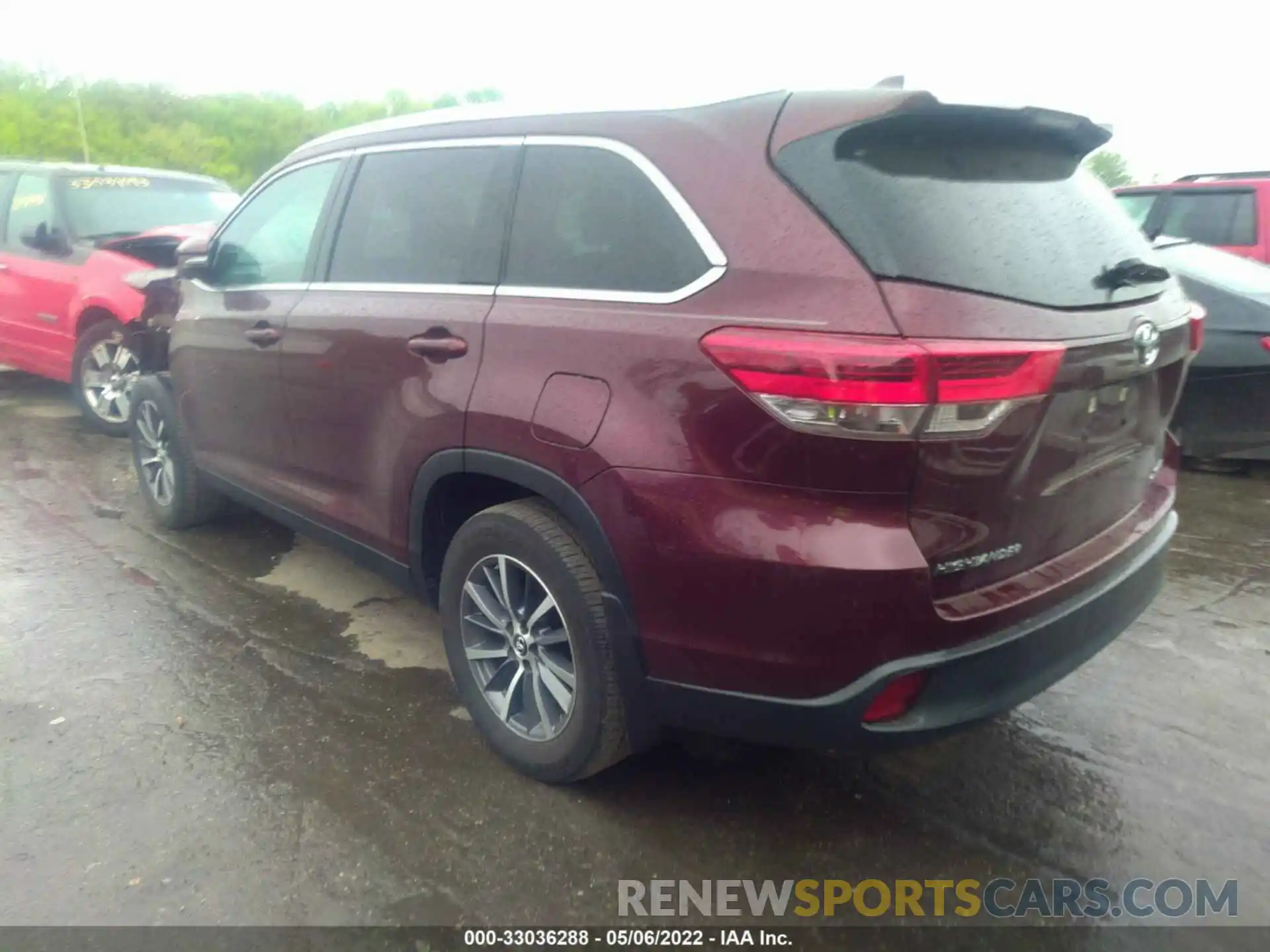 3 Photograph of a damaged car 5TDJZRFH2KS927626 TOYOTA HIGHLANDER 2019