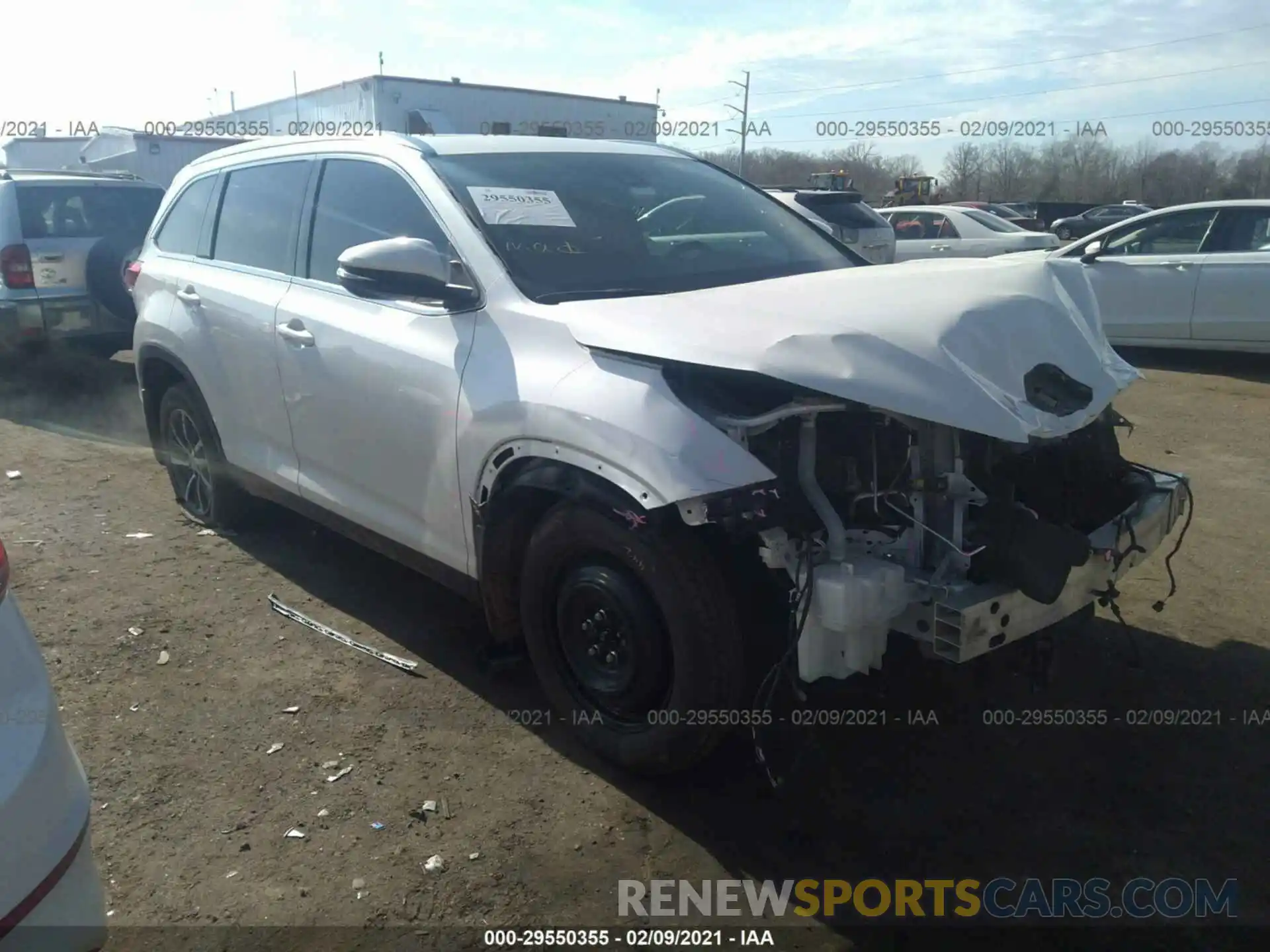 1 Photograph of a damaged car 5TDJZRFH2KS929392 TOYOTA HIGHLANDER 2019