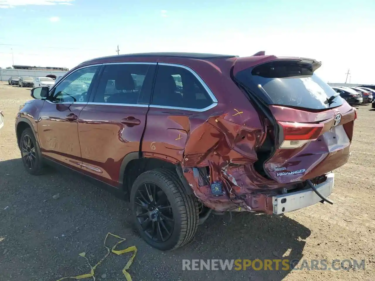 3 Photograph of a damaged car 5TDJZRFH2KS931529 TOYOTA HIGHLANDER 2019