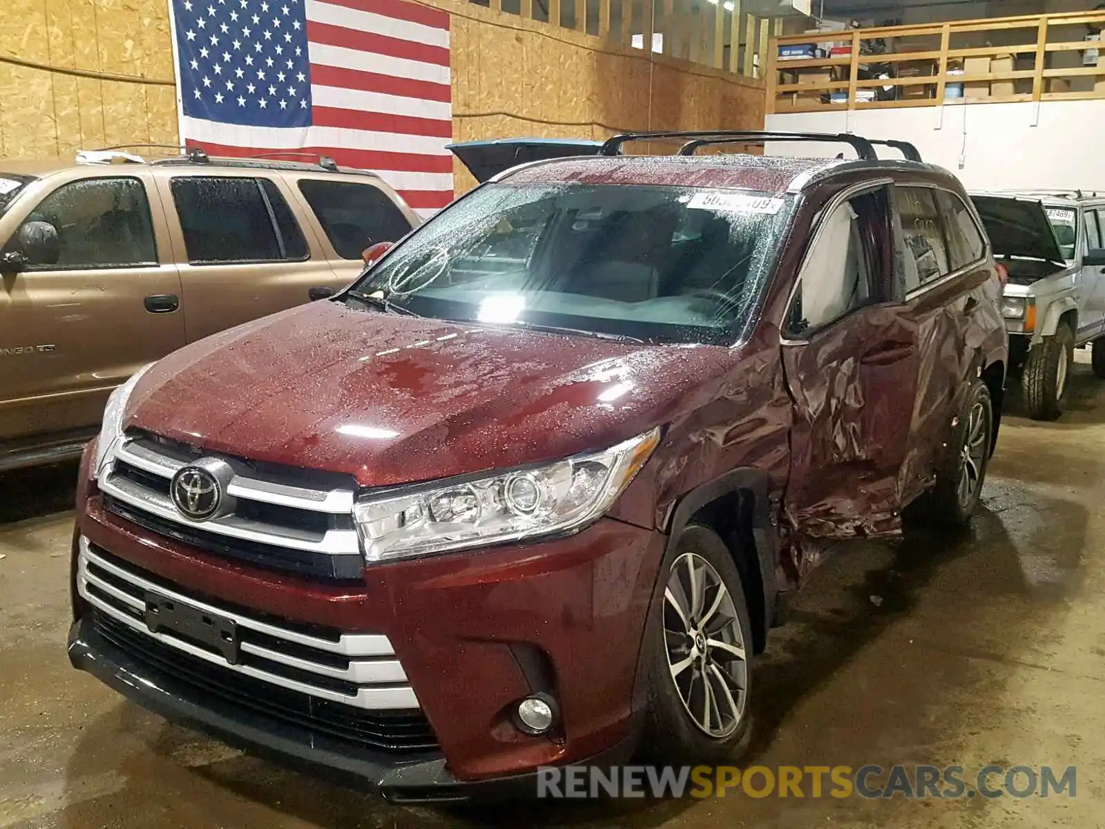 2 Photograph of a damaged car 5TDJZRFH2KS931983 TOYOTA HIGHLANDER 2019