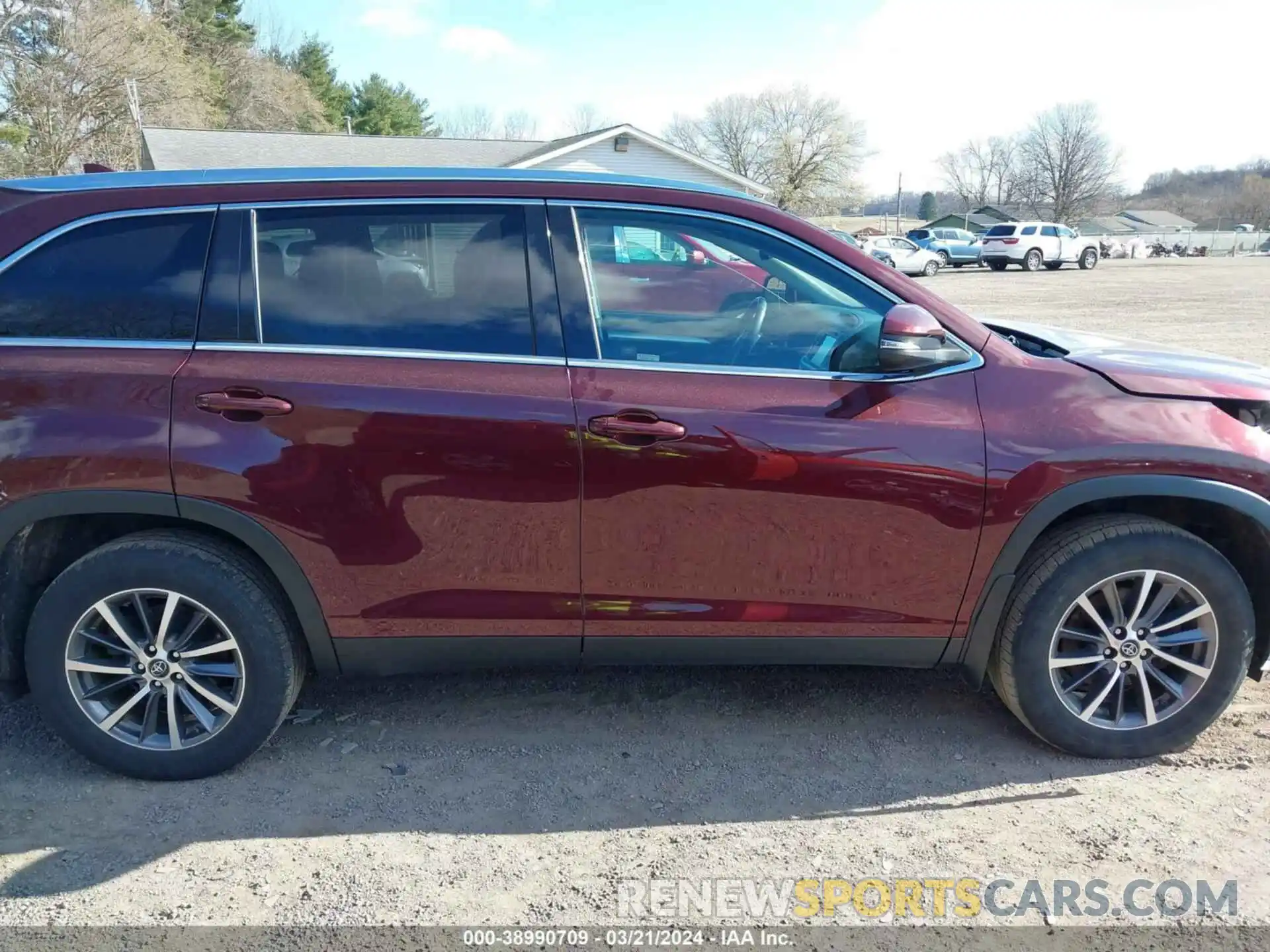 14 Photograph of a damaged car 5TDJZRFH2KS937900 TOYOTA HIGHLANDER 2019