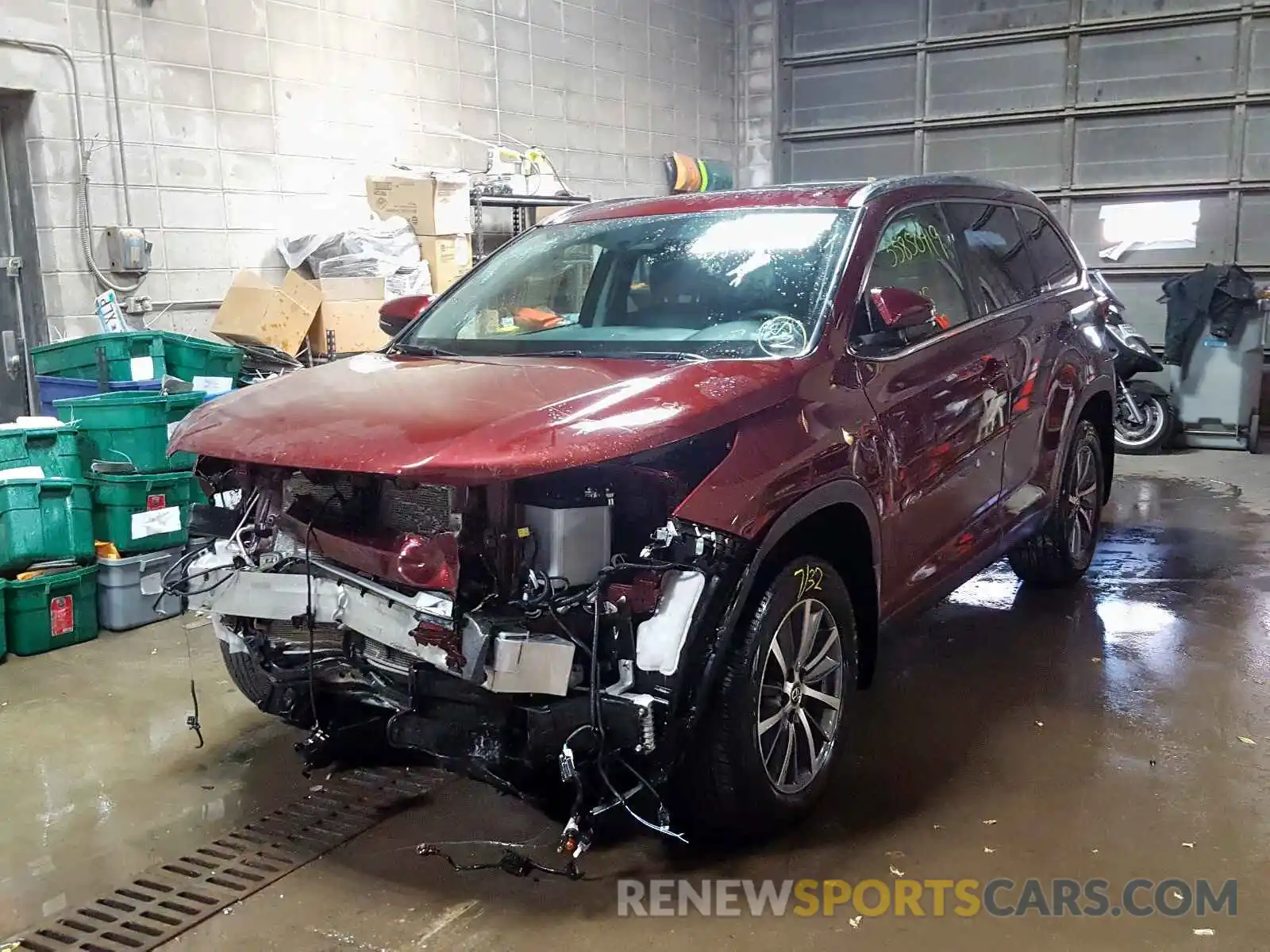 2 Photograph of a damaged car 5TDJZRFH2KS951246 TOYOTA HIGHLANDER 2019