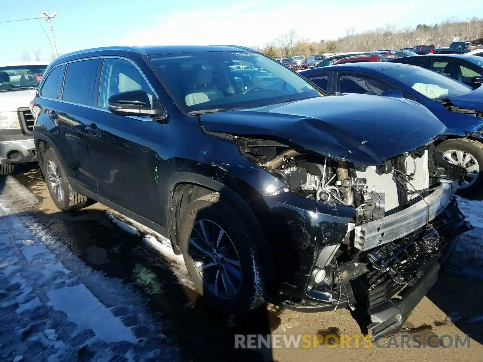 1 Photograph of a damaged car 5TDJZRFH2KS952347 TOYOTA HIGHLANDER 2019