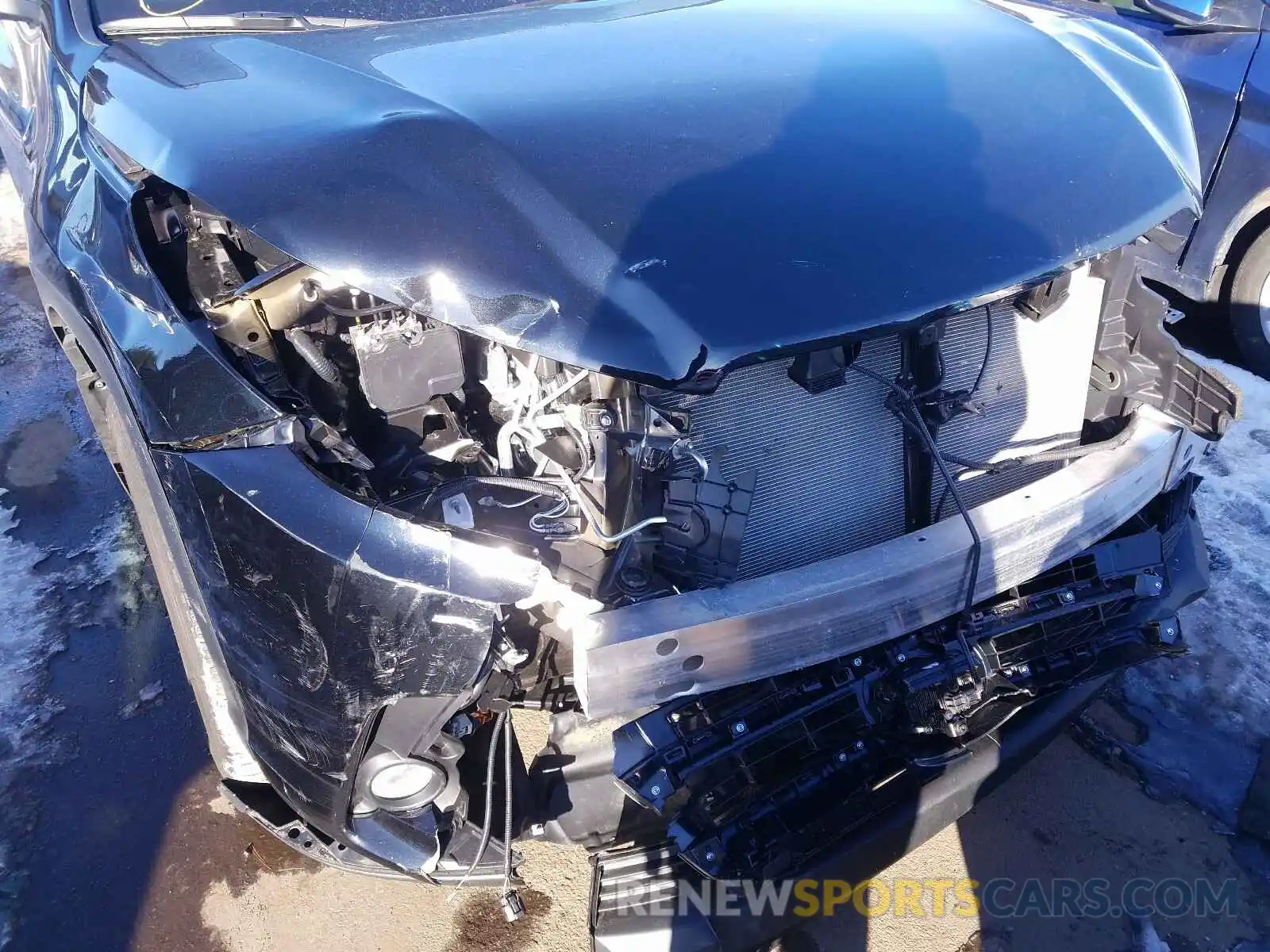 9 Photograph of a damaged car 5TDJZRFH2KS952347 TOYOTA HIGHLANDER 2019