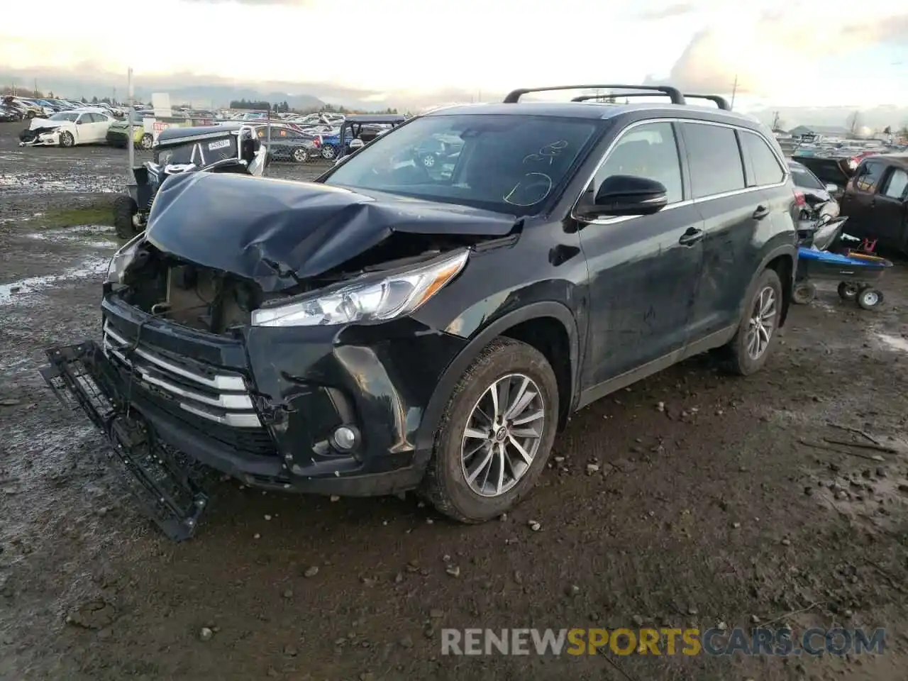 2 Photograph of a damaged car 5TDJZRFH2KS957502 TOYOTA HIGHLANDER 2019