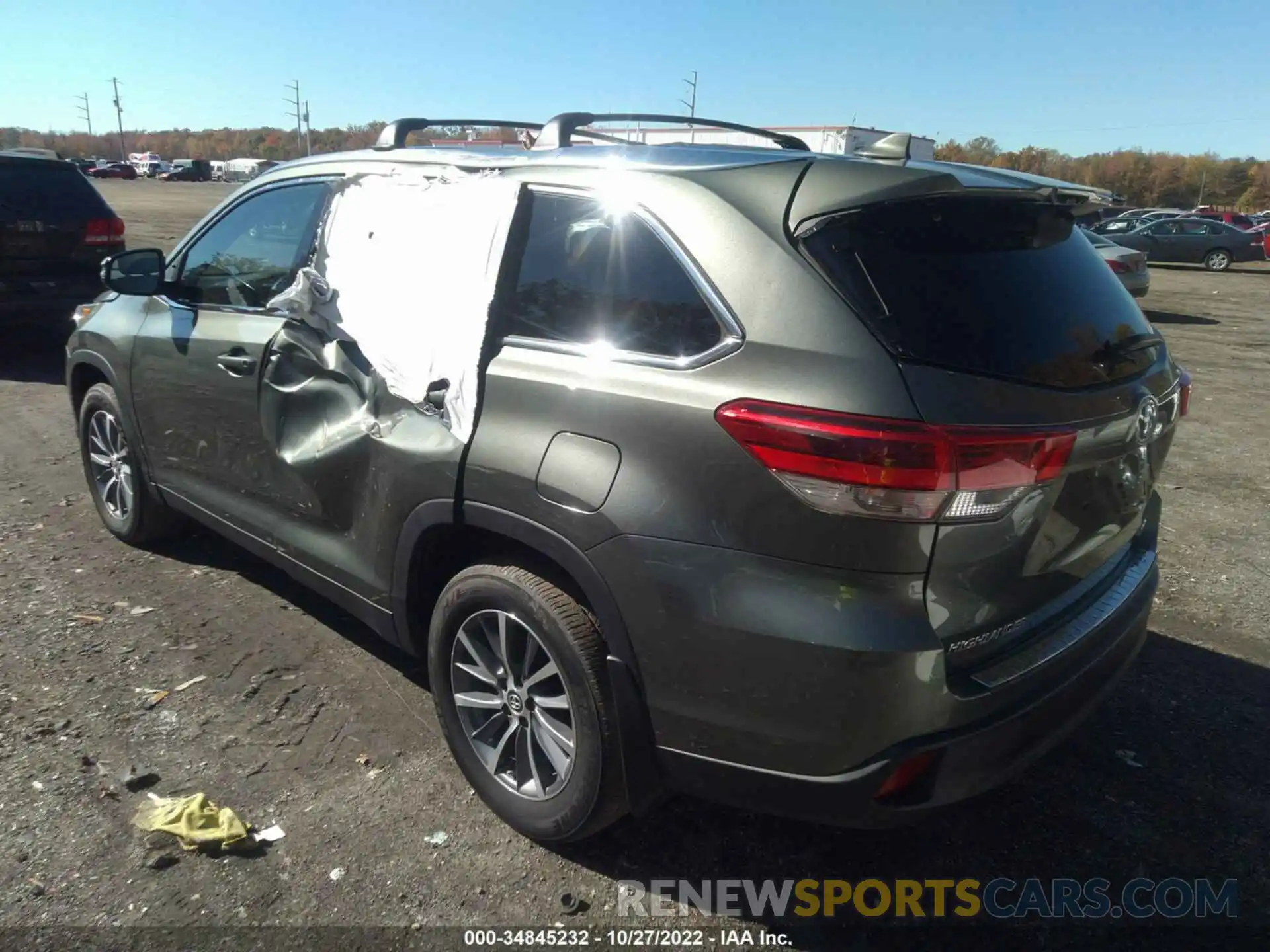 3 Photograph of a damaged car 5TDJZRFH2KS968824 TOYOTA HIGHLANDER 2019