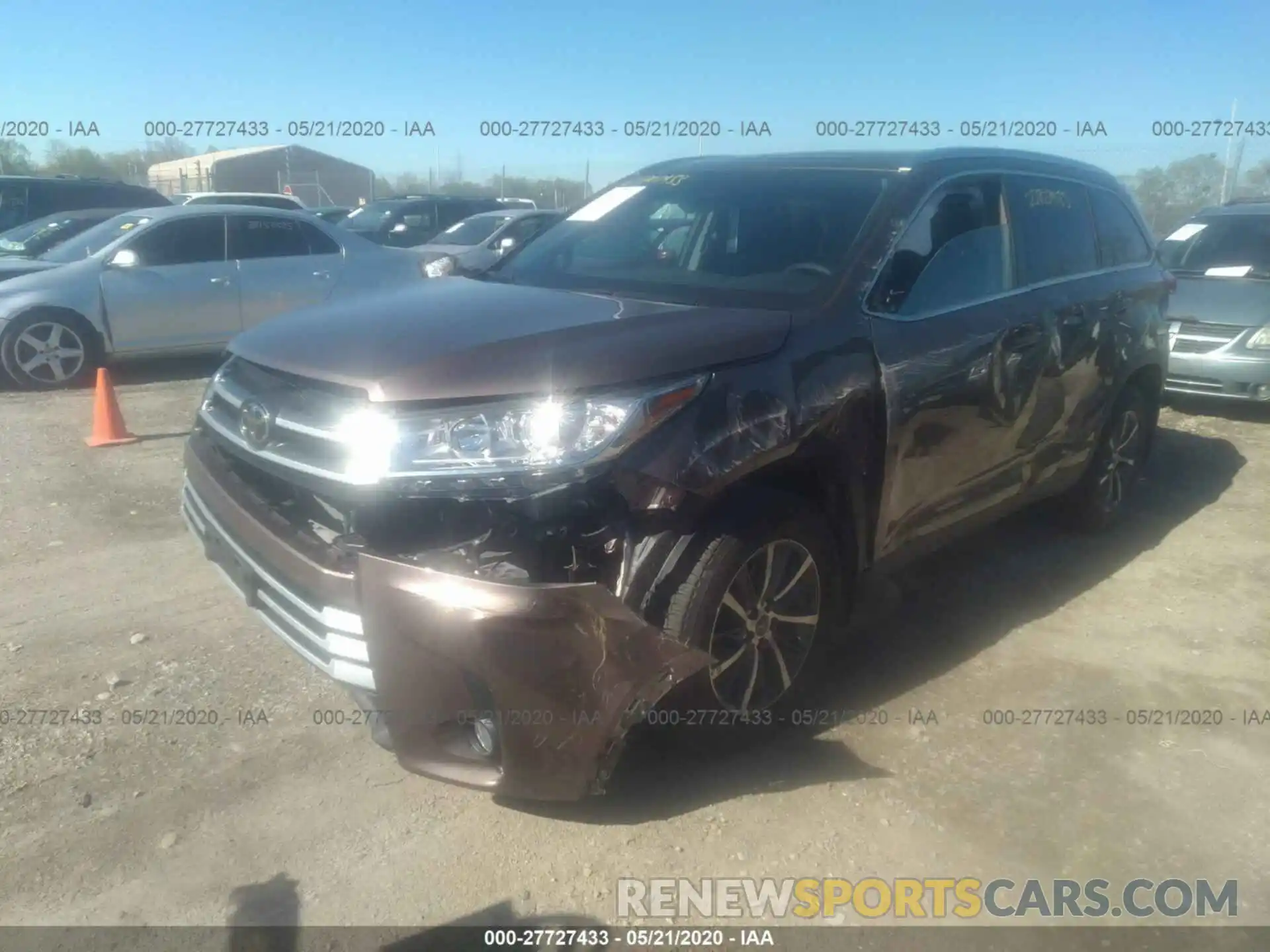 2 Photograph of a damaged car 5TDJZRFH2KS987406 TOYOTA HIGHLANDER 2019