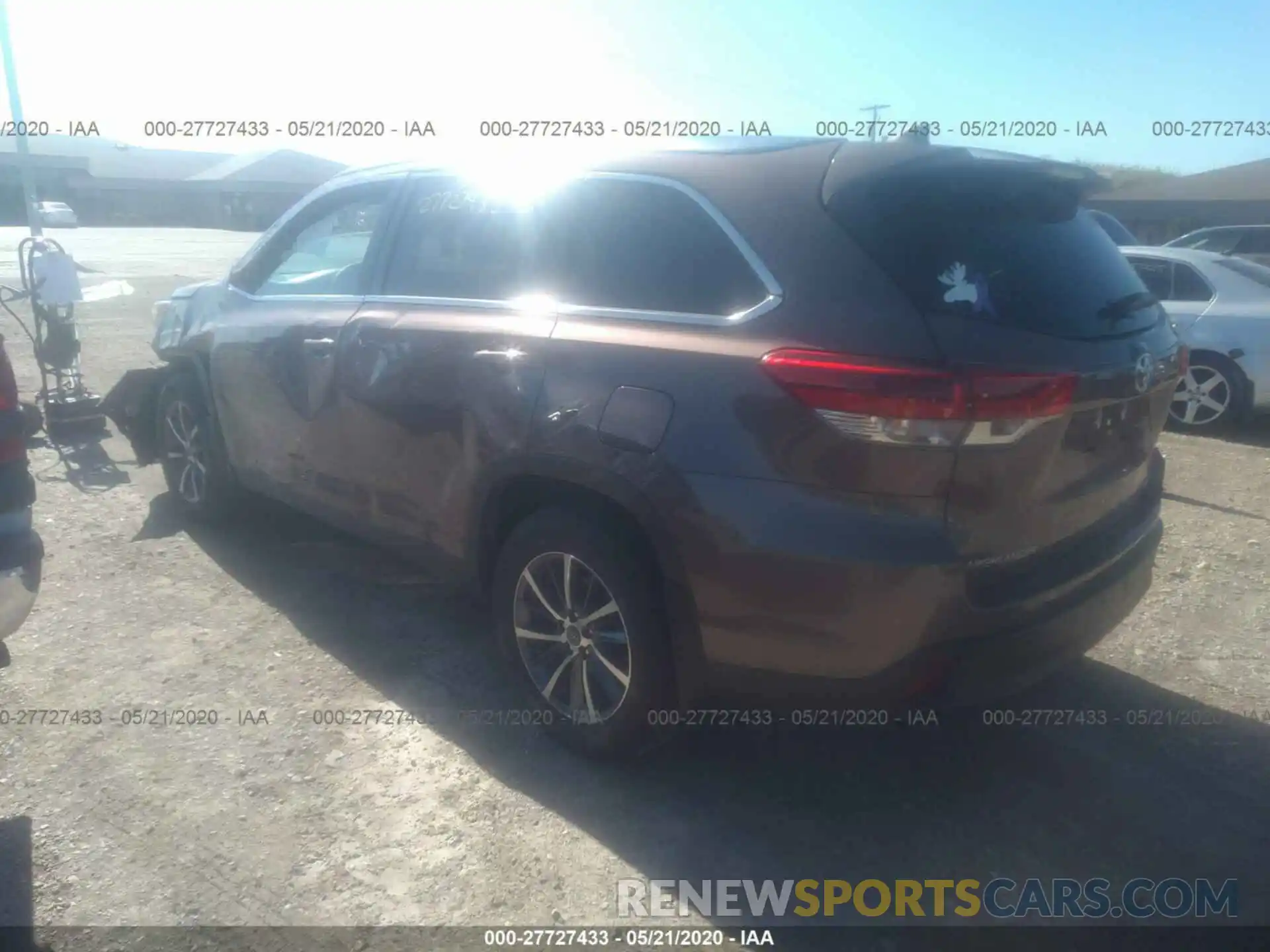 3 Photograph of a damaged car 5TDJZRFH2KS987406 TOYOTA HIGHLANDER 2019