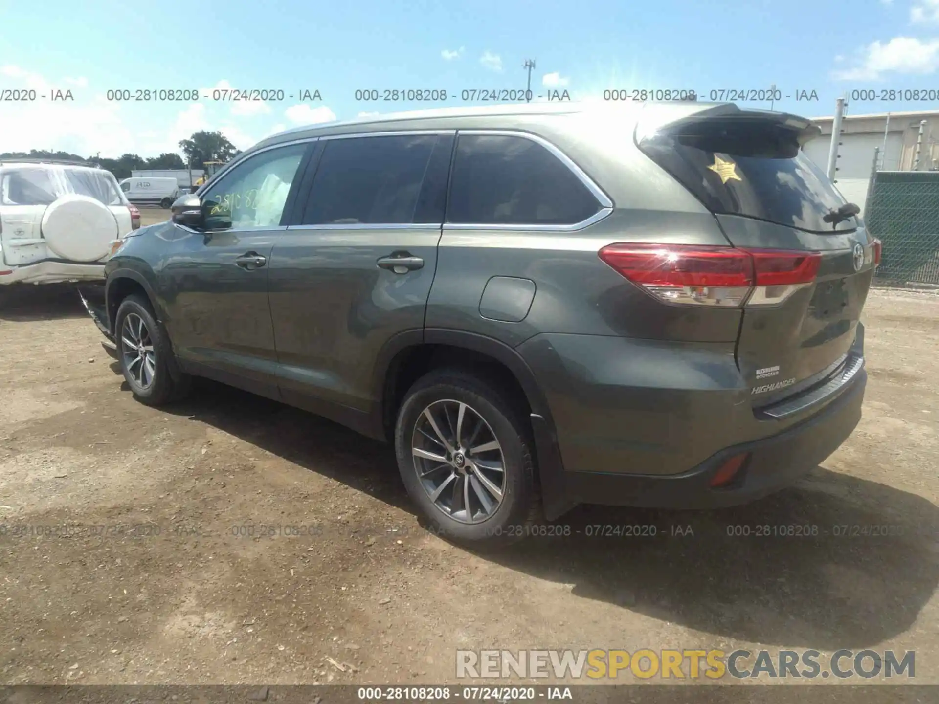 3 Photograph of a damaged car 5TDJZRFH2KS990483 TOYOTA HIGHLANDER 2019