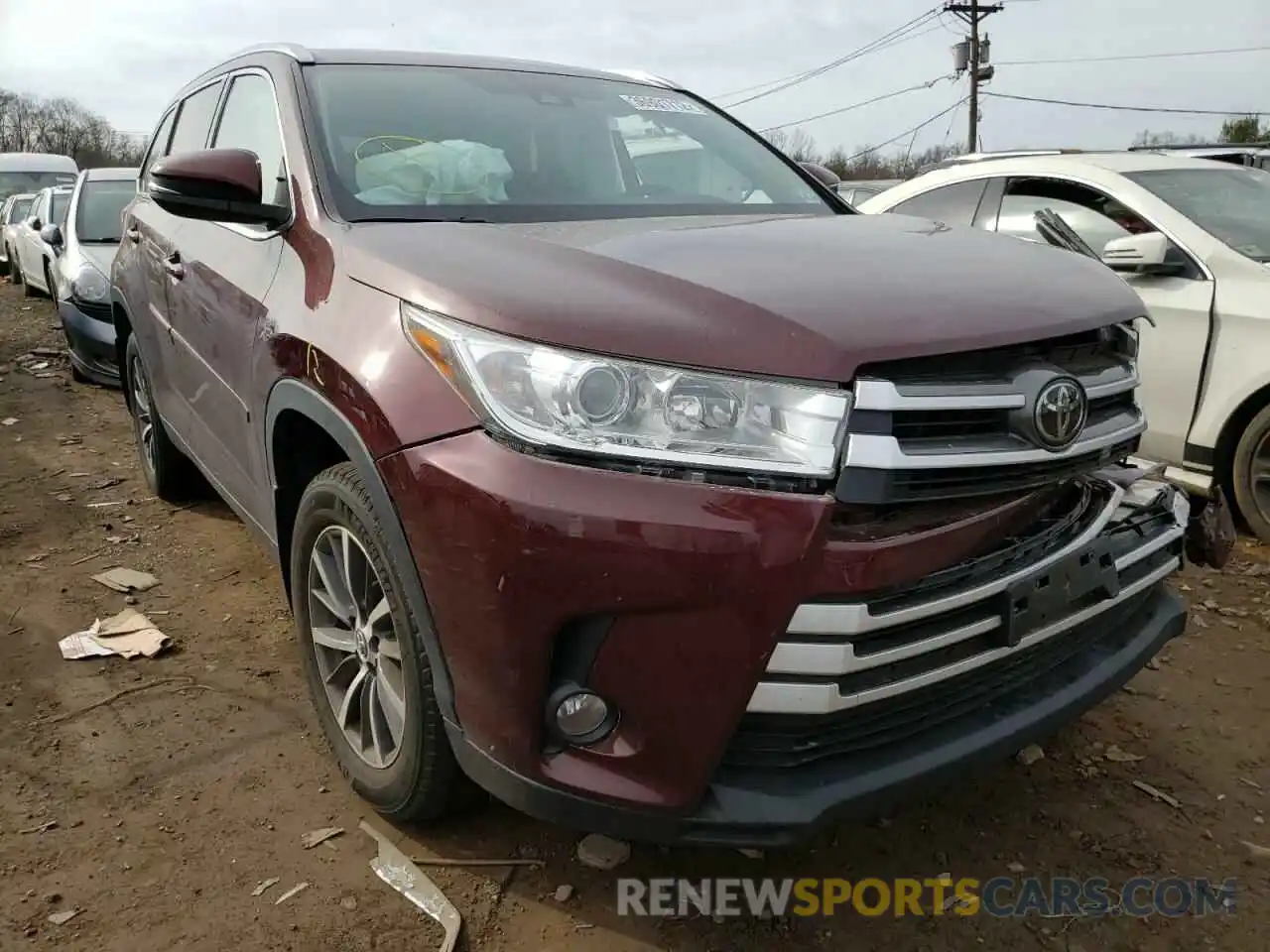 1 Photograph of a damaged car 5TDJZRFH2KS991150 TOYOTA HIGHLANDER 2019