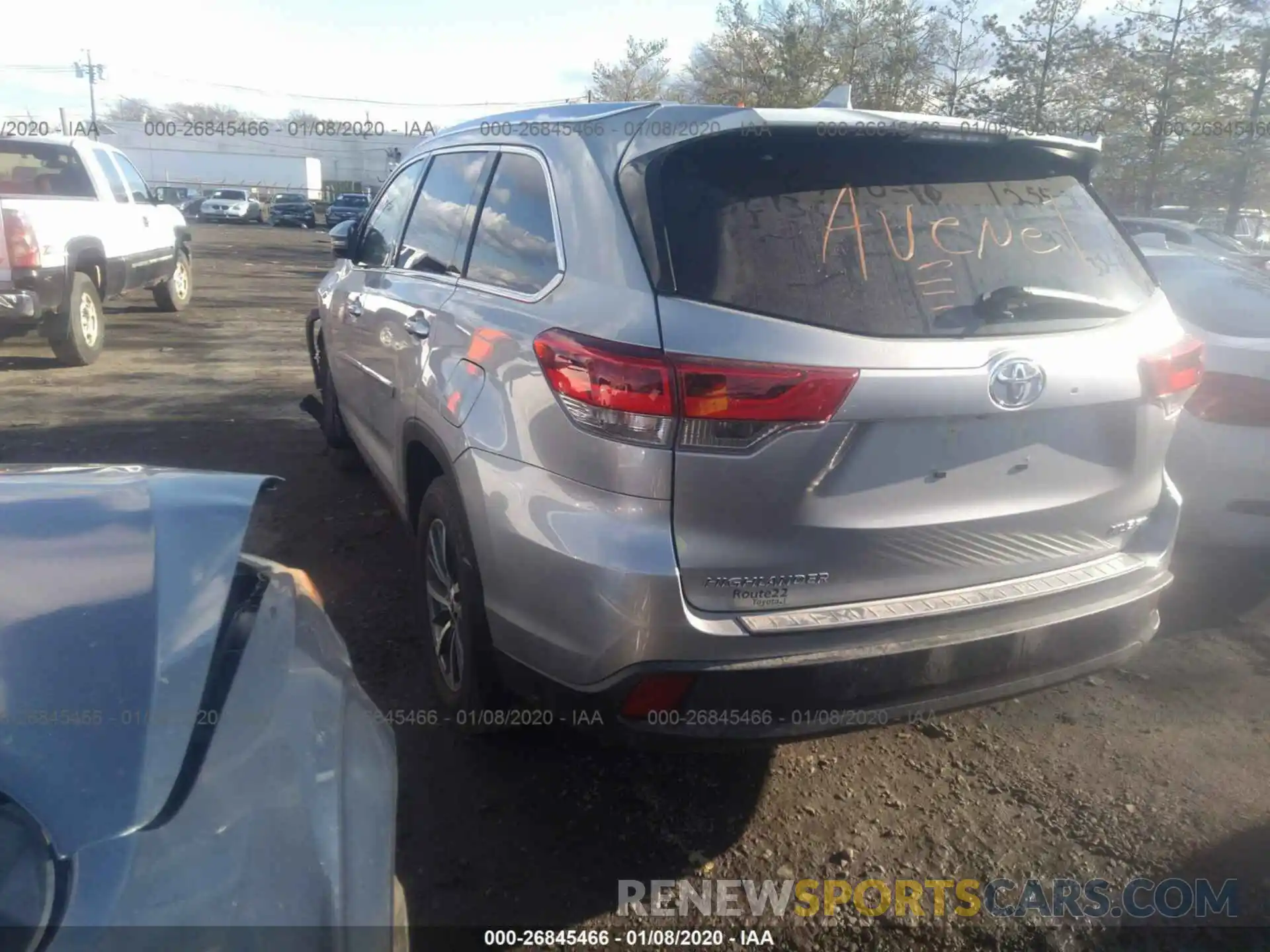 3 Photograph of a damaged car 5TDJZRFH2KS991729 TOYOTA HIGHLANDER 2019