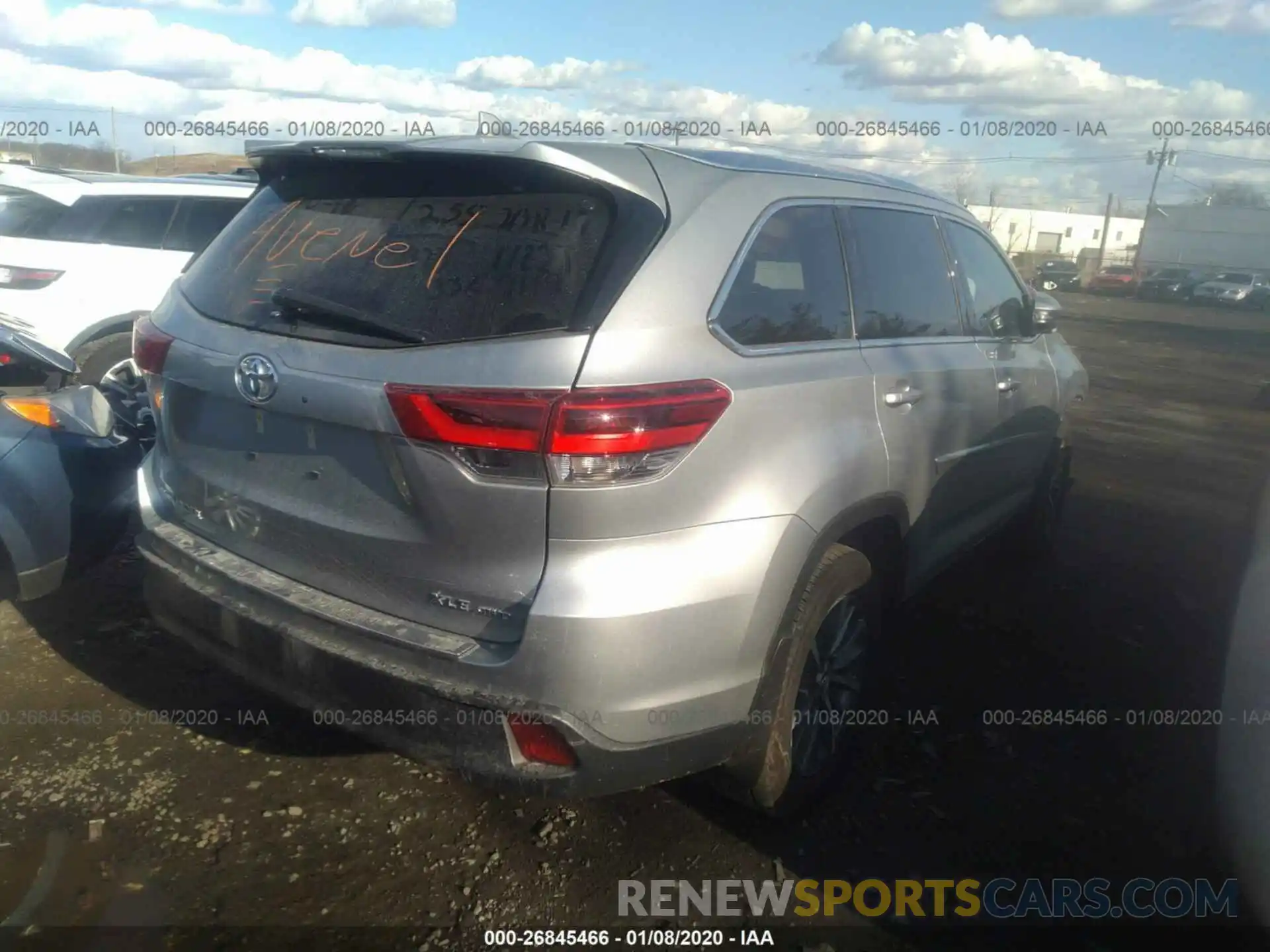 4 Photograph of a damaged car 5TDJZRFH2KS991729 TOYOTA HIGHLANDER 2019