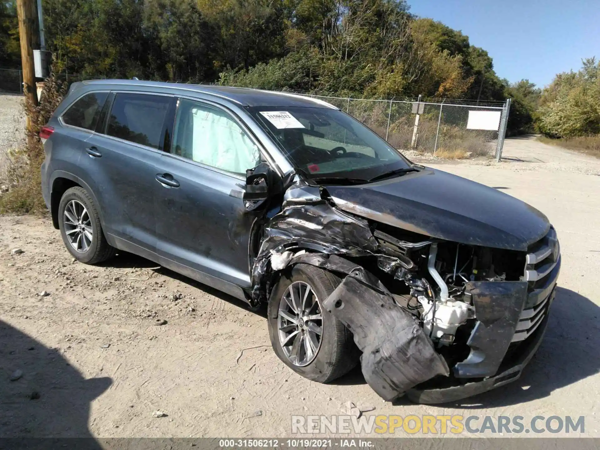 1 Photograph of a damaged car 5TDJZRFH2KS994209 TOYOTA HIGHLANDER 2019