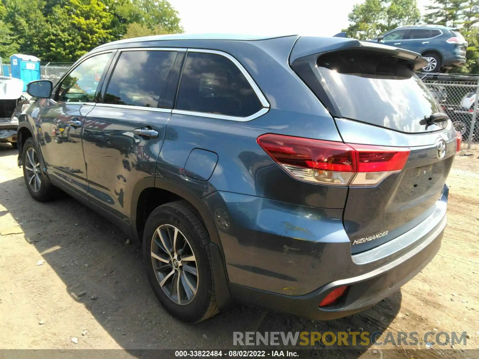 3 Photograph of a damaged car 5TDJZRFH2KS996669 TOYOTA HIGHLANDER 2019