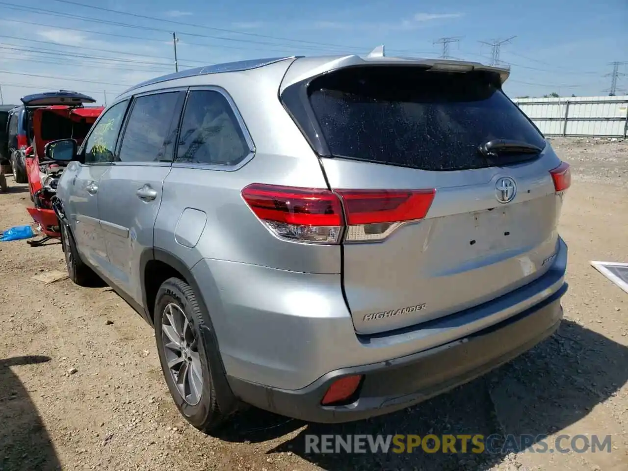 3 Photograph of a damaged car 5TDJZRFH2KS998678 TOYOTA HIGHLANDER 2019