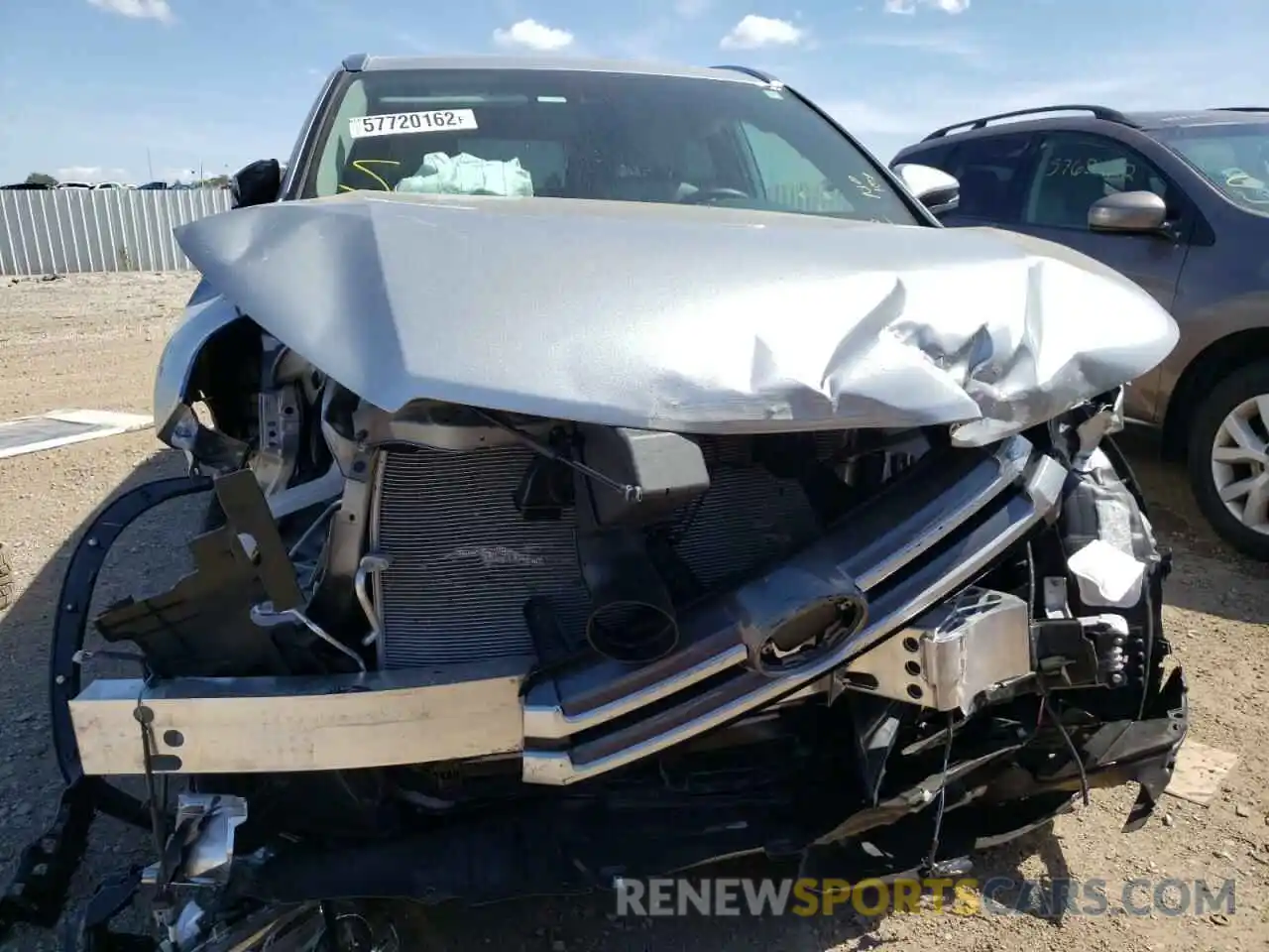 9 Photograph of a damaged car 5TDJZRFH2KS998678 TOYOTA HIGHLANDER 2019