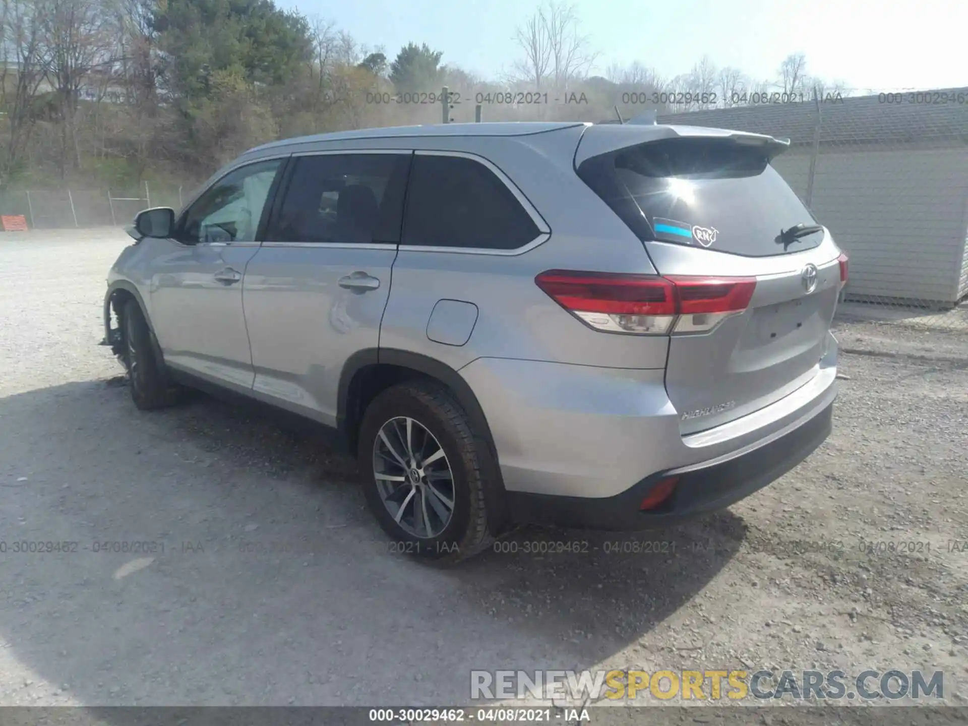 3 Photograph of a damaged car 5TDJZRFH3KS565080 TOYOTA HIGHLANDER 2019