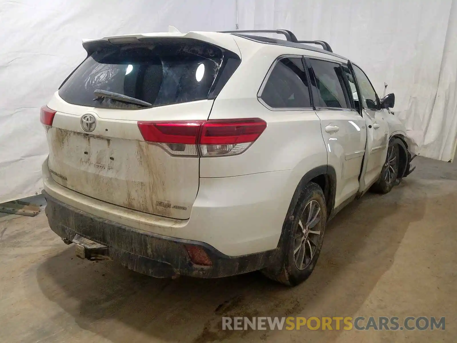 4 Фотография поврежденного автомобиля 5TDJZRFH3KS565967 TOYOTA HIGHLANDER 2019