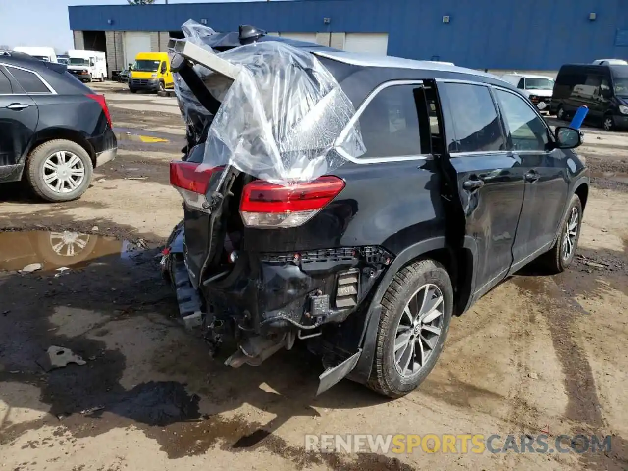 4 Фотография поврежденного автомобиля 5TDJZRFH3KS569615 TOYOTA HIGHLANDER 2019