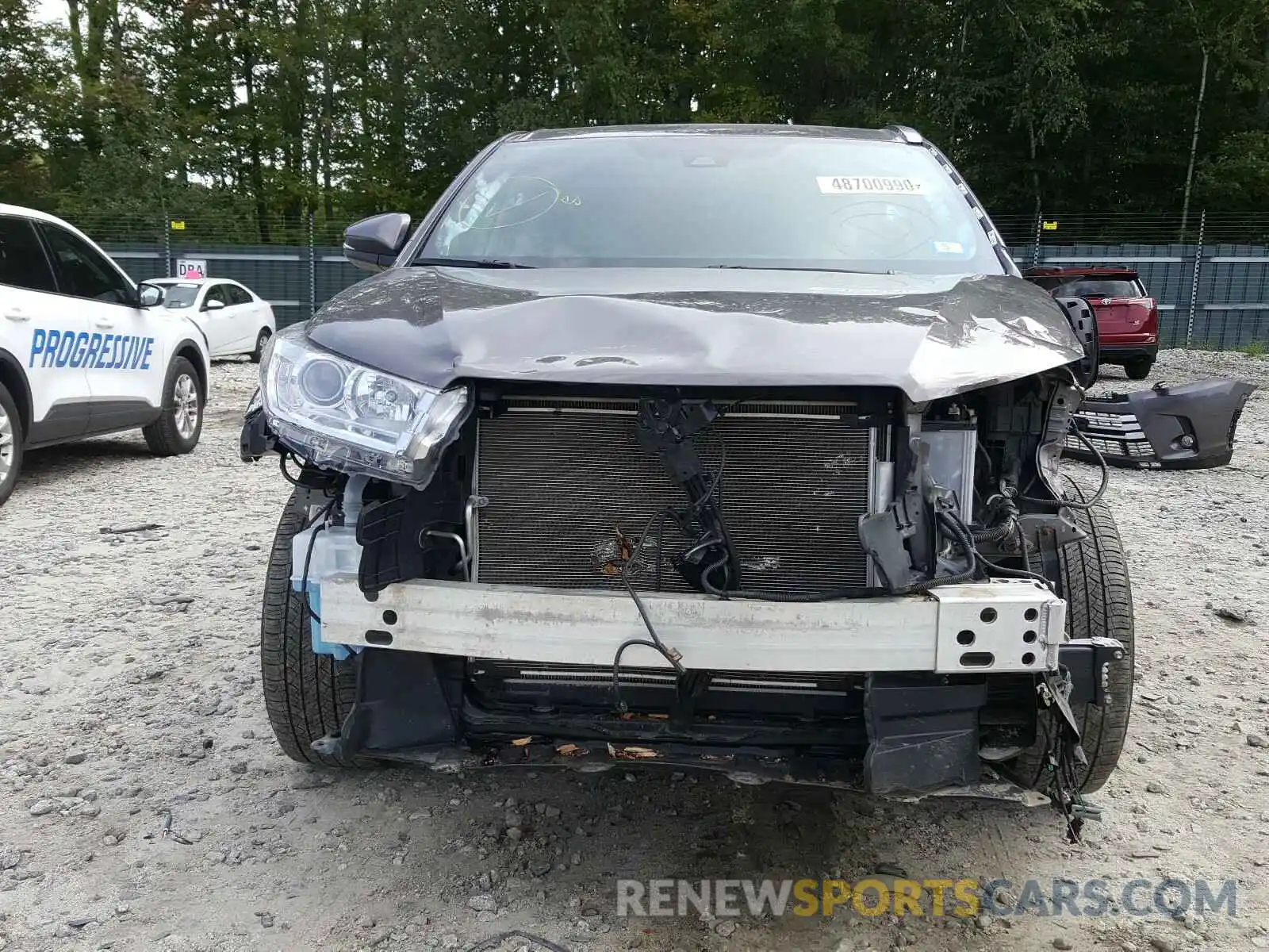 9 Photograph of a damaged car 5TDJZRFH3KS571526 TOYOTA HIGHLANDER 2019