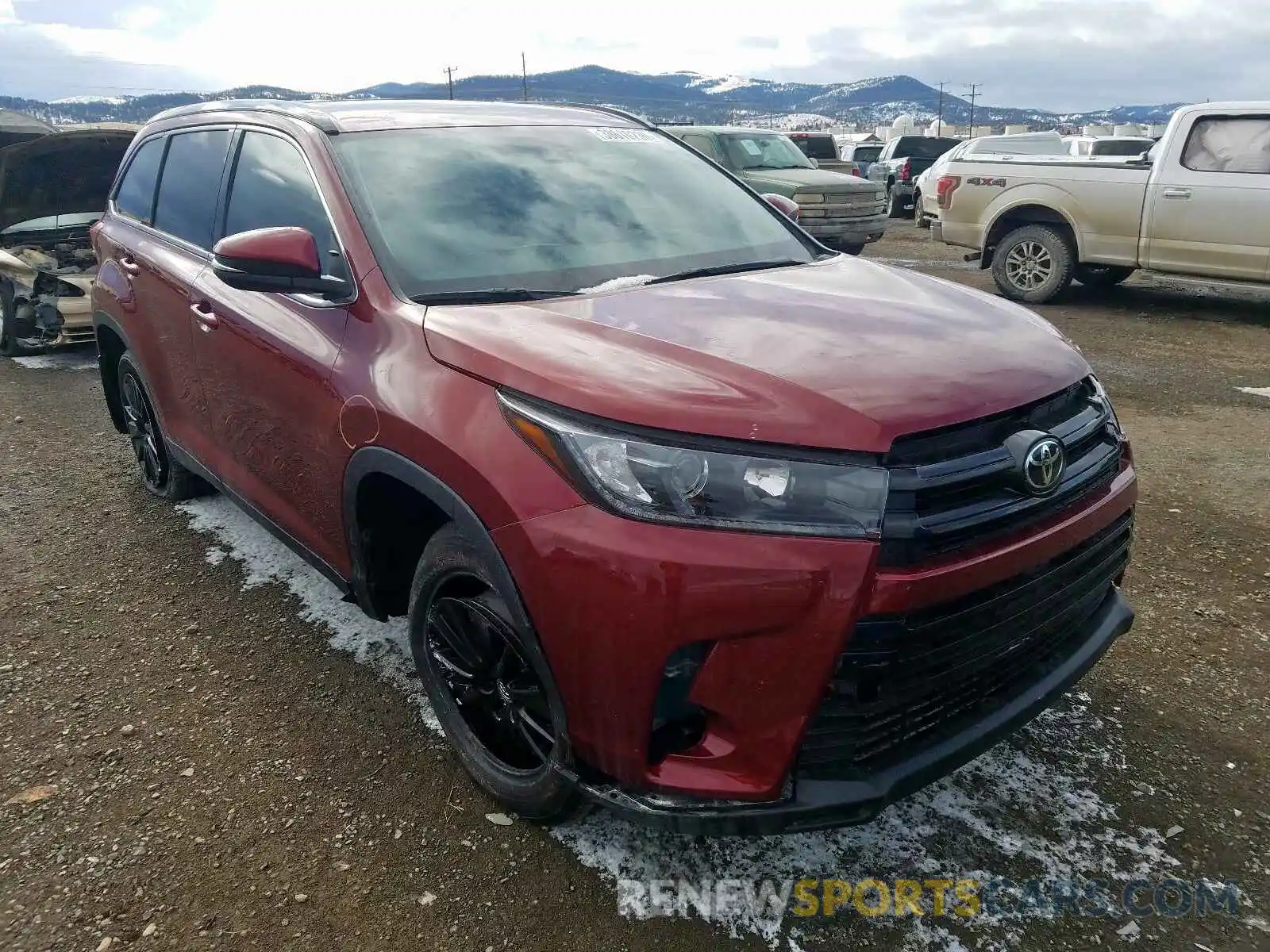 1 Photograph of a damaged car 5TDJZRFH3KS572532 TOYOTA HIGHLANDER 2019